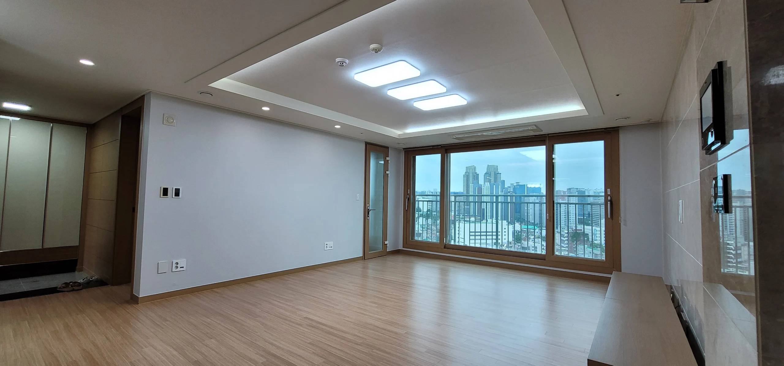 3BR, 2BA, Near Sogang Univ, and close to Yonsei, Ewha, Daeheung subway station. - foto 1
