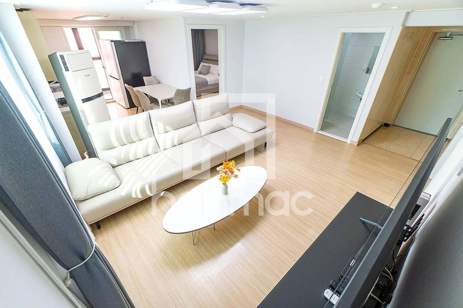 3BR, 2BA, 2min to stn, Card Acceptable, ARC, Pet. - photo 1