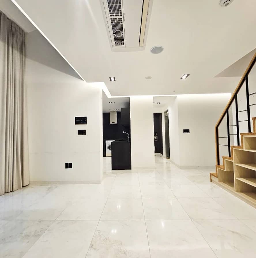 Duplex Penthouse In Cheongdam, Near Apgujeong Rodeo Stn, 1.5BR, 1BA - ảnh 2