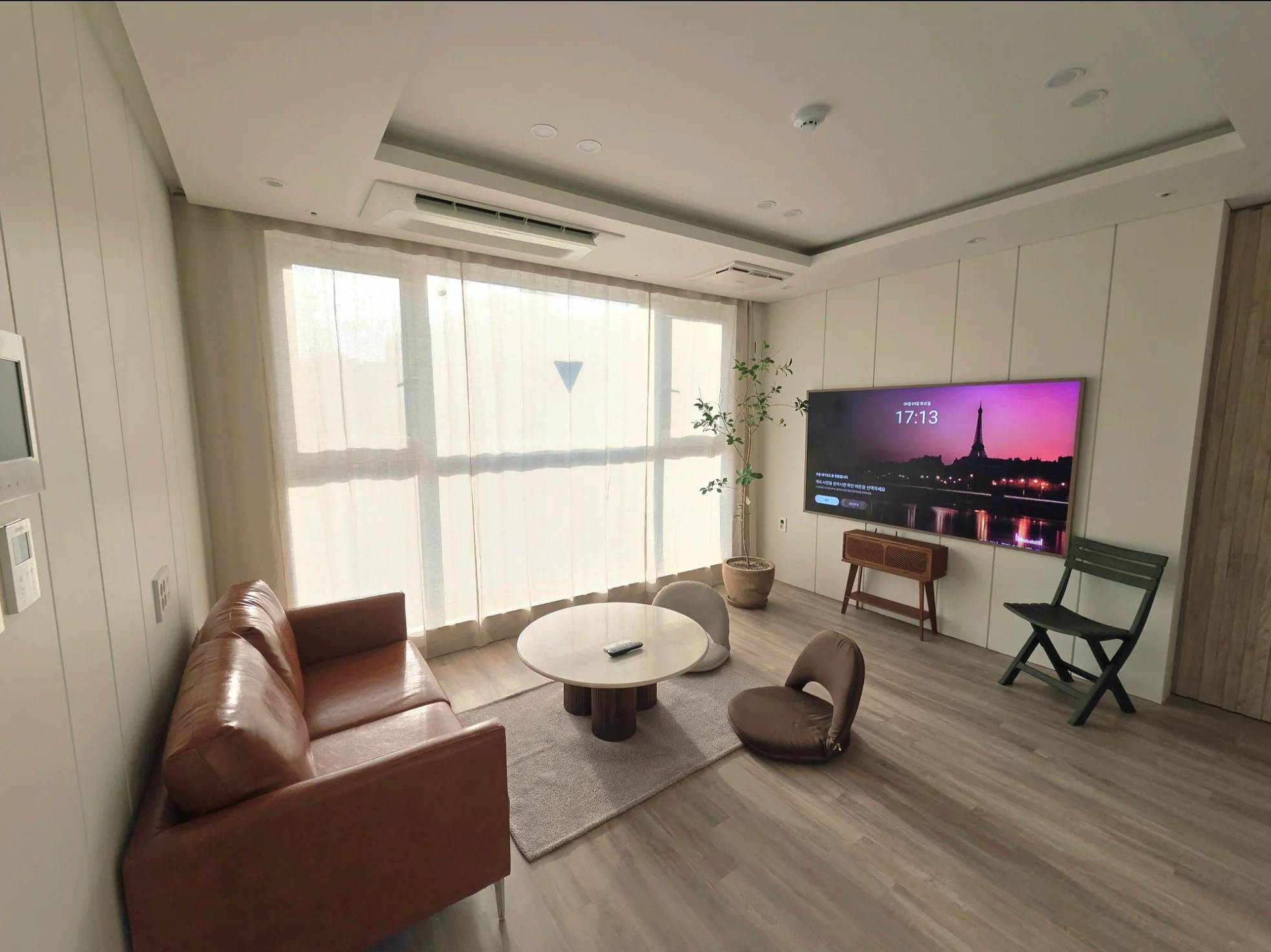 High-end, 2BR, 1BA, COEX, Fully Furnished, Available Jan, 2027, Pet friendly. - photo 1