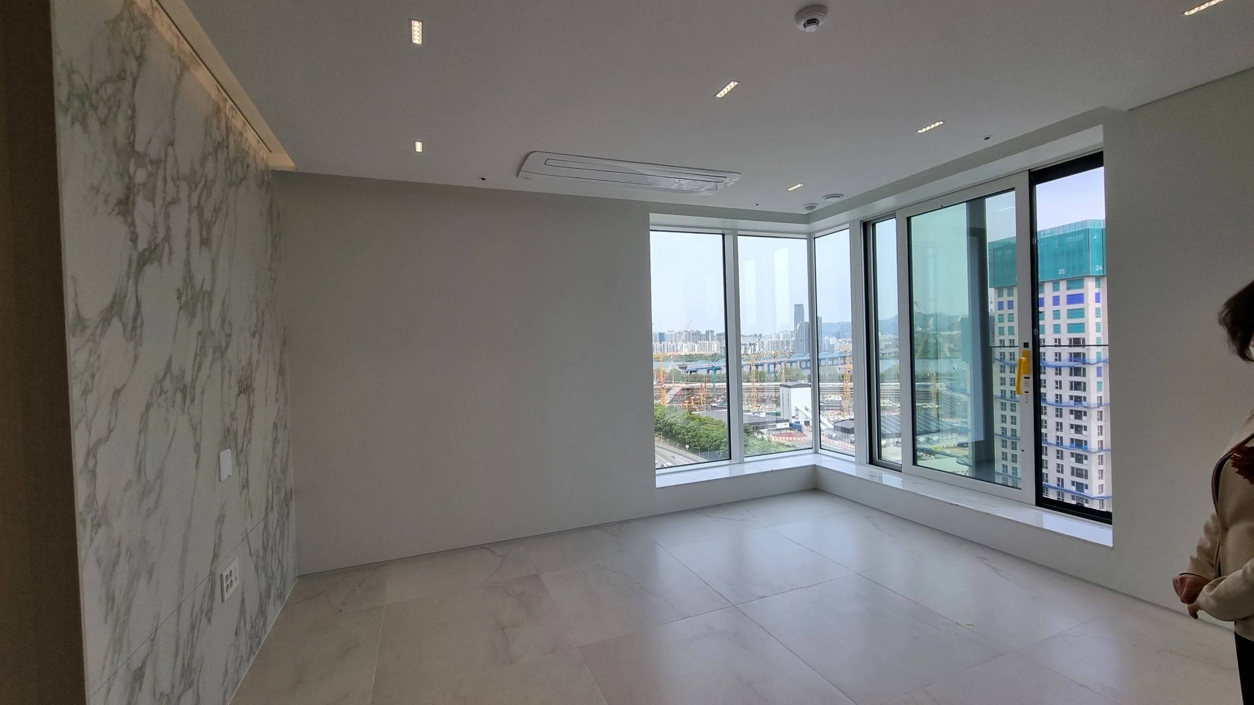 3-Room Han River View  Forest View High-End Officetel with Full Options, New - ảnh 2