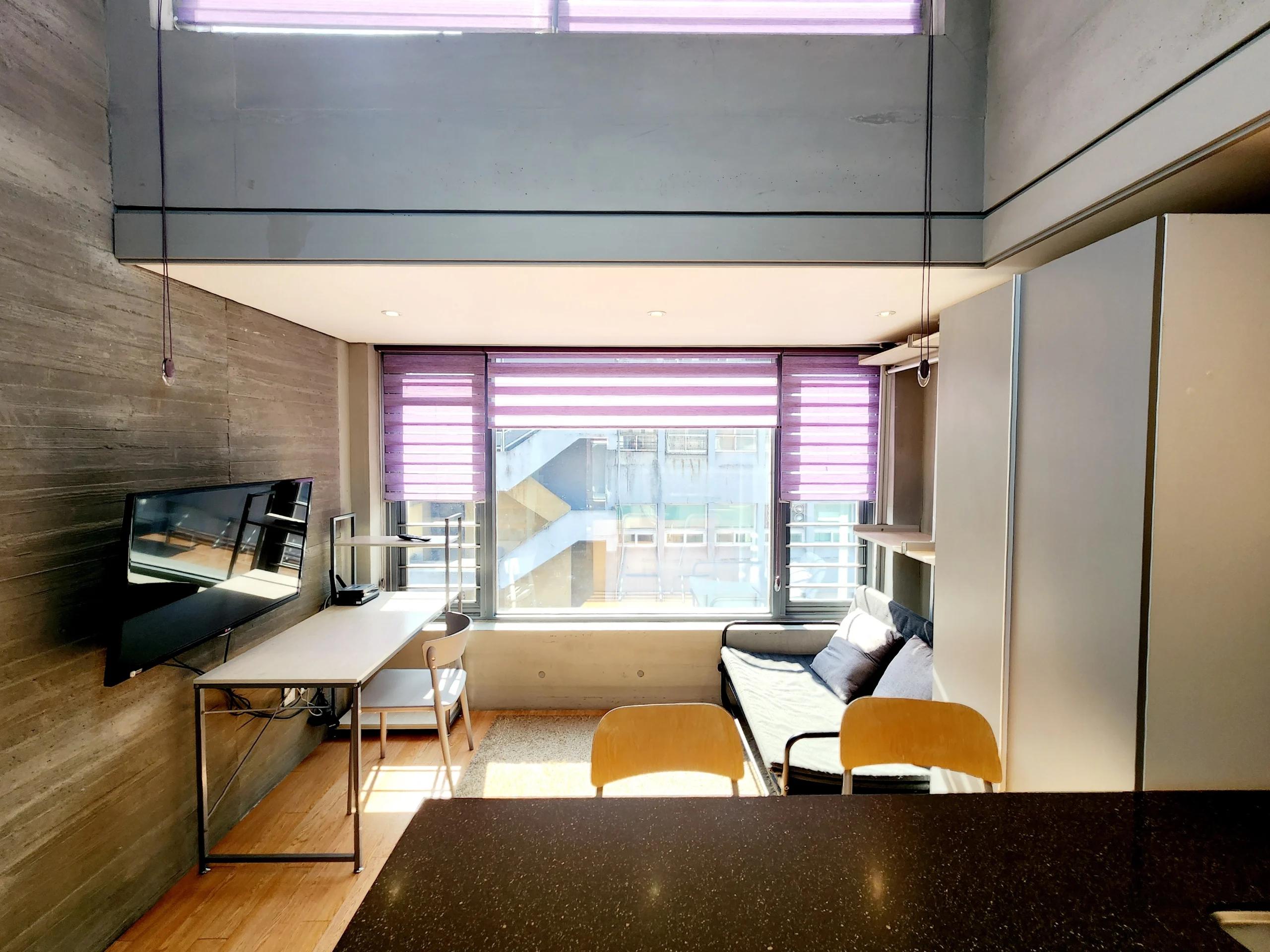 Small deposit and all furnished house in Seoul