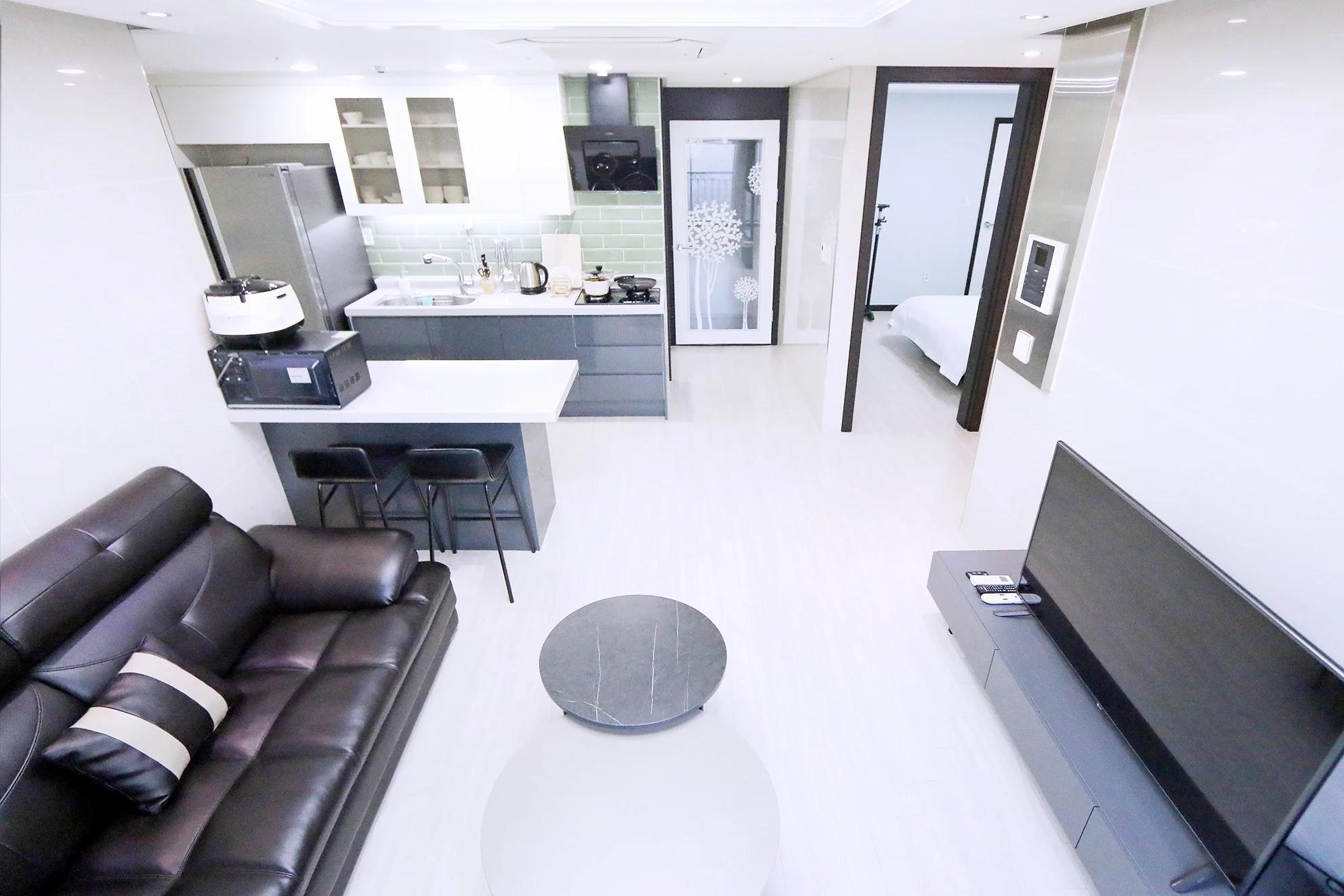 Small deposit and all furnished house in Seoul 2