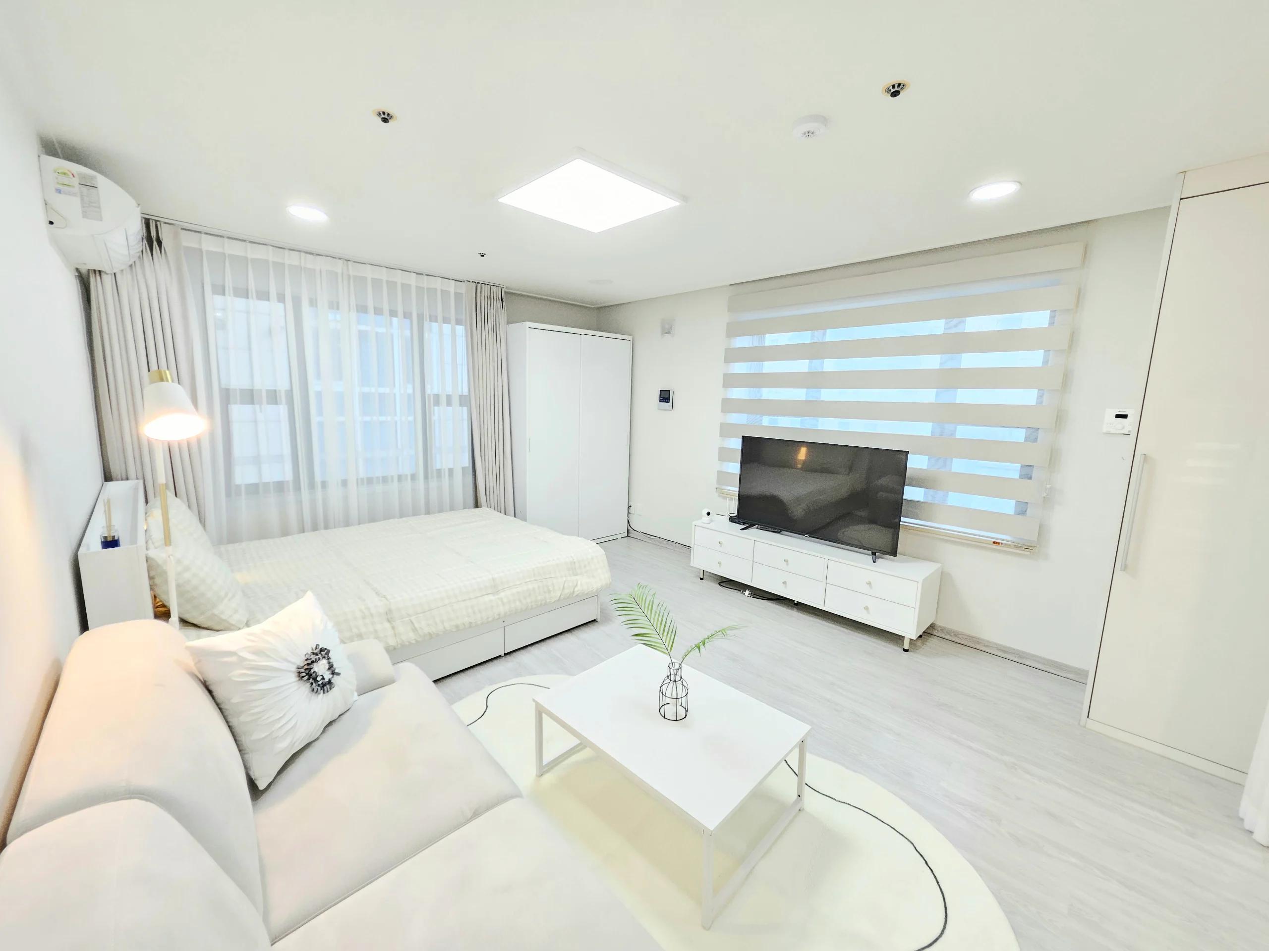 Small deposit and all furnished house in Seoul 2
