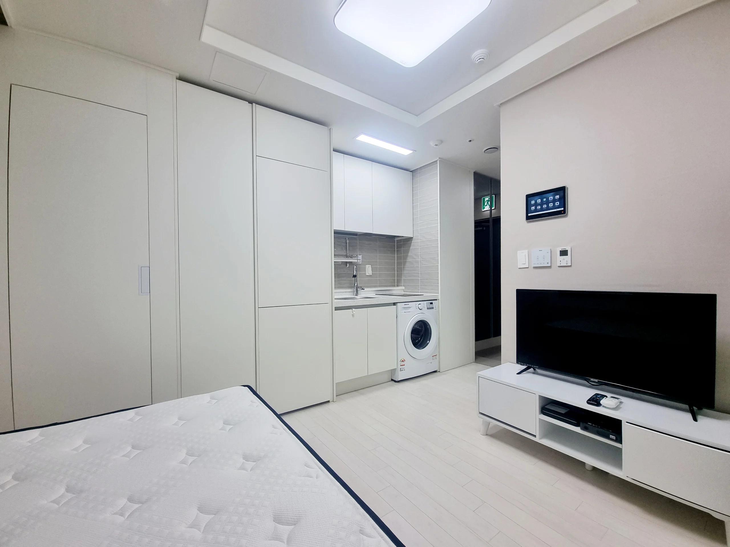 Small deposit and all furnished house in Seoul 2