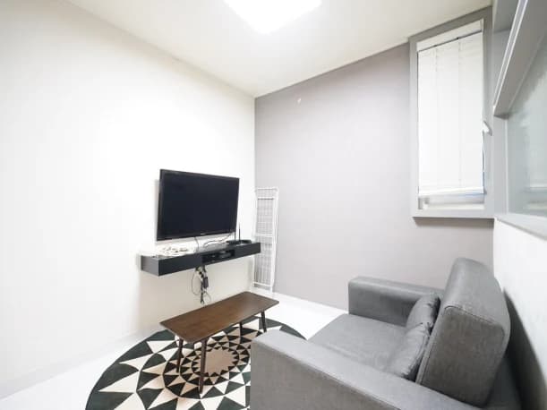 Small deposit and all furnished house in Seoul 2