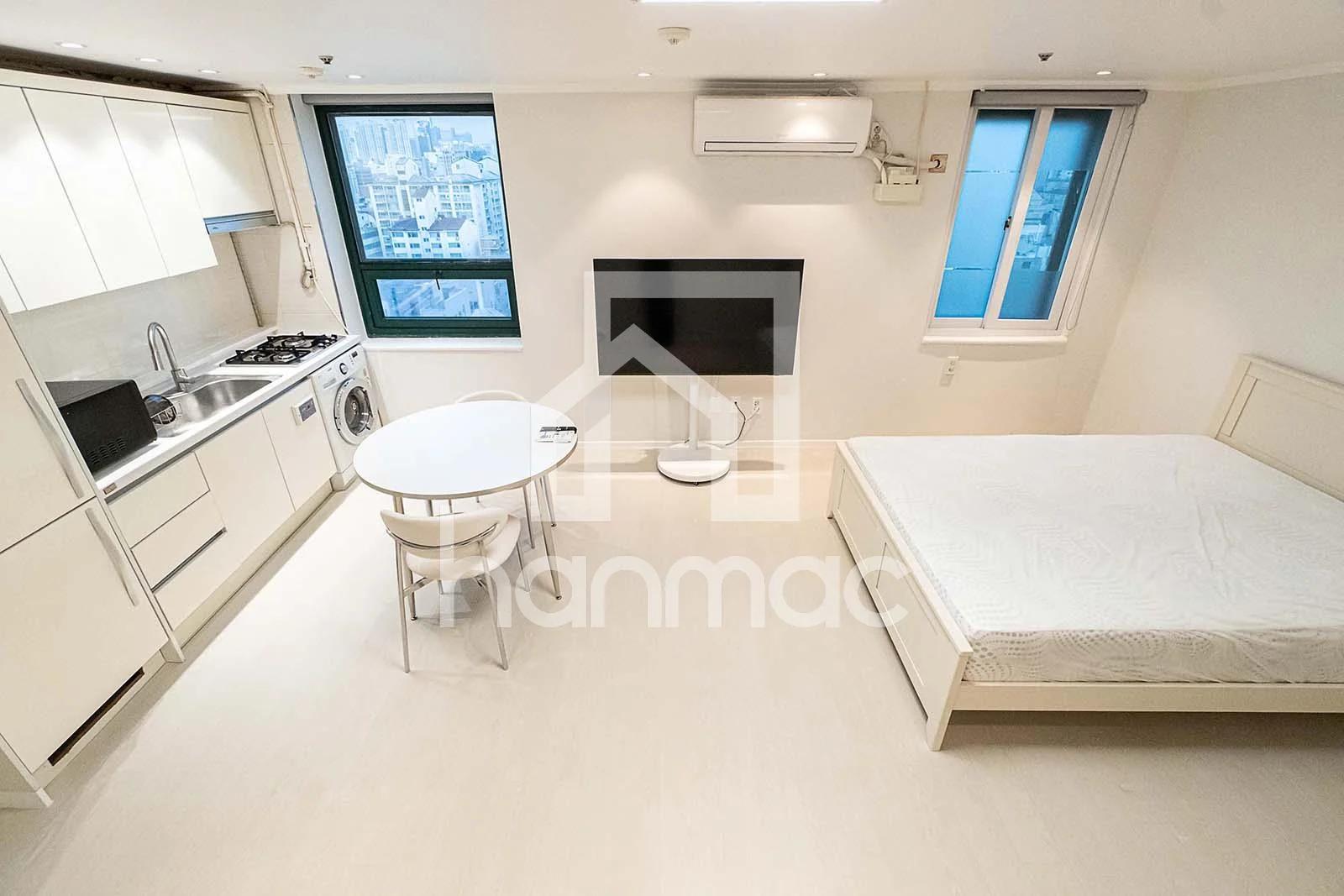 Small deposit and all furnished house in Seoul 2