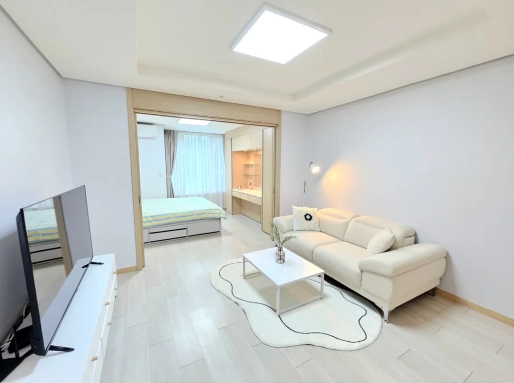 Small deposit and all furnished house in Seoul 2