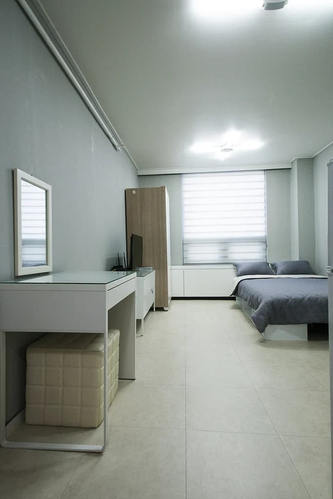 Small deposit and all furnished house in Seoul 1