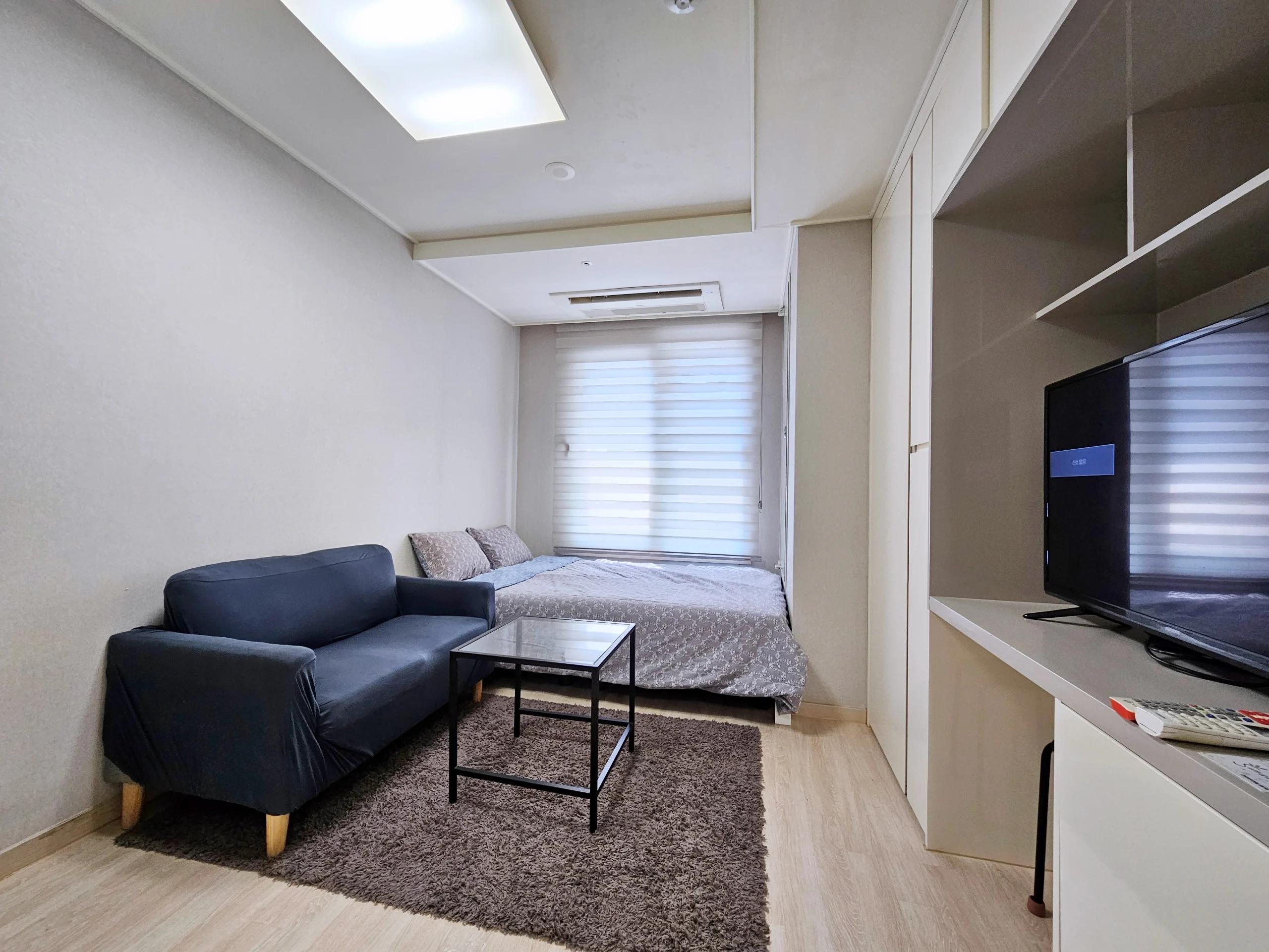 Small deposit and all furnished house in Seoul 1