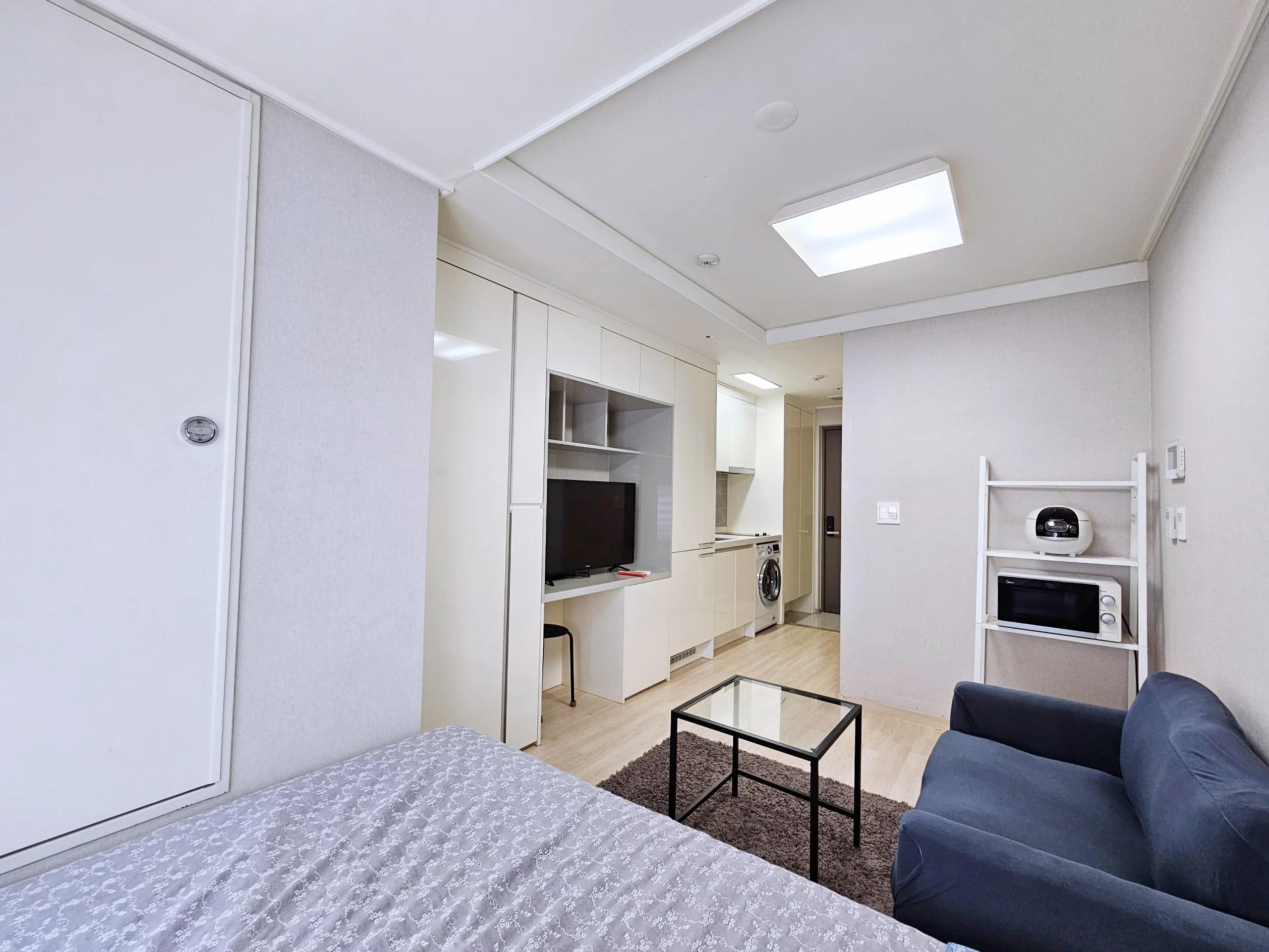 Small deposit and all furnished house in Seoul 2