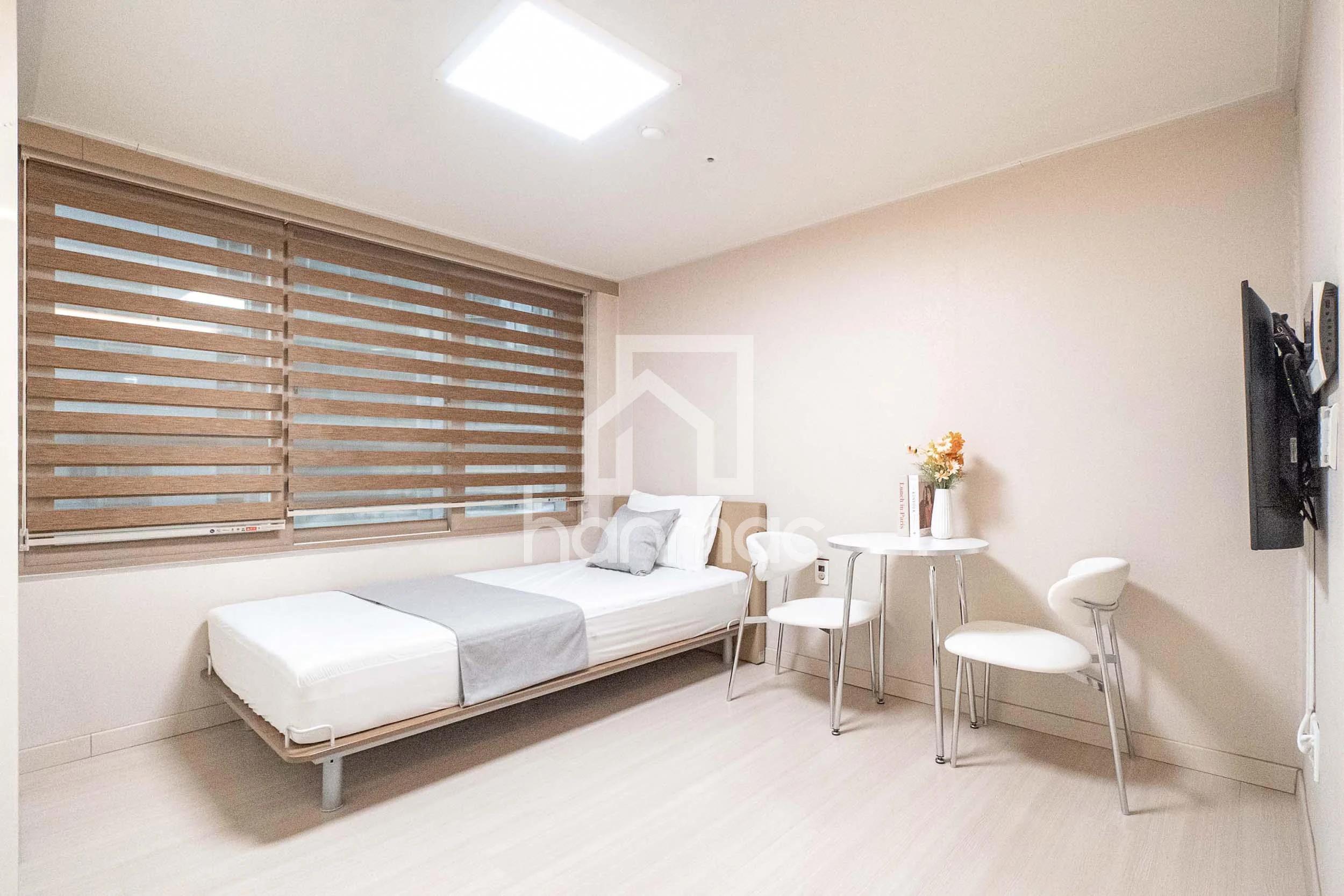 Small deposit and all furnished house in Seoul 2
