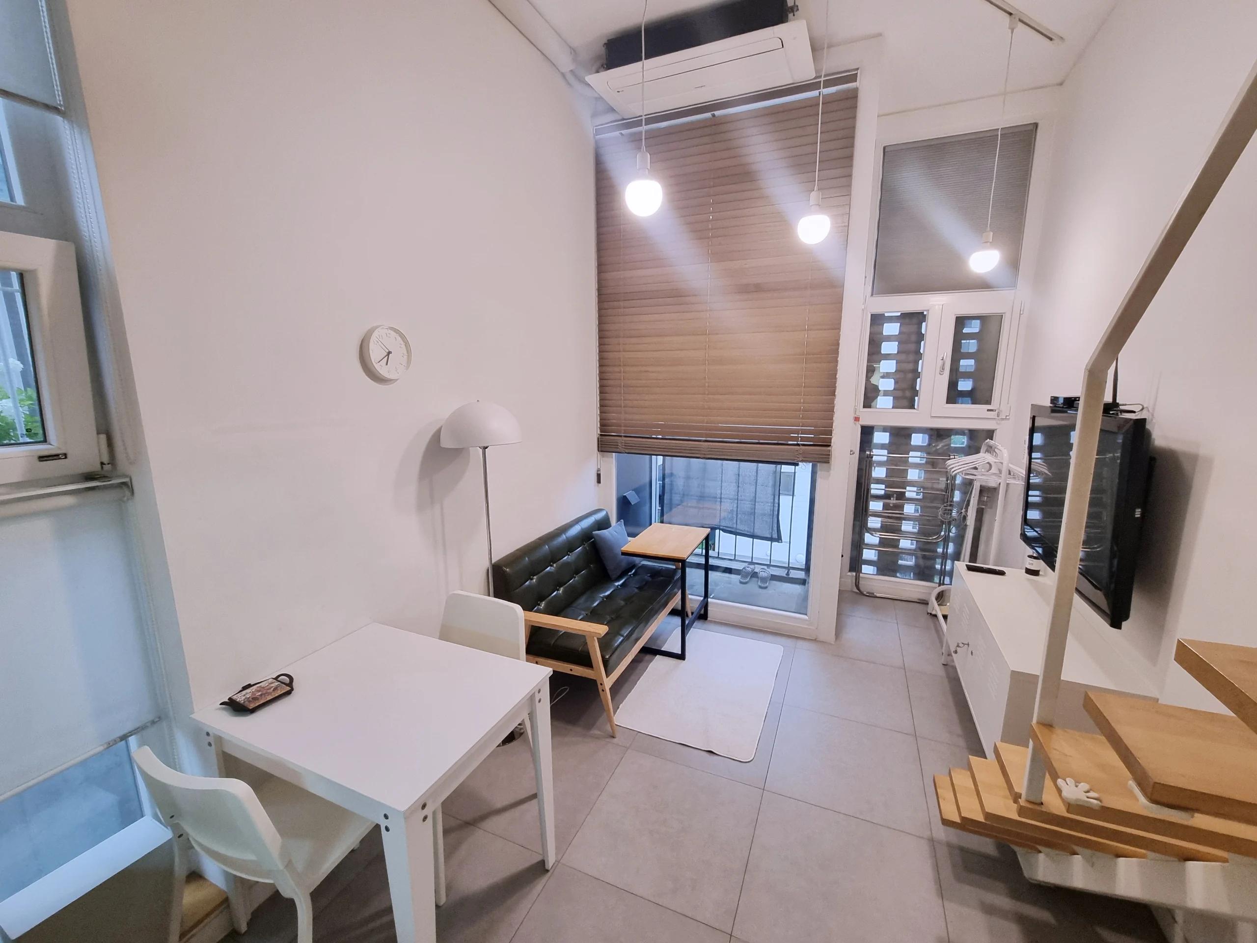 Small deposit and all furnished house in Seoul 2