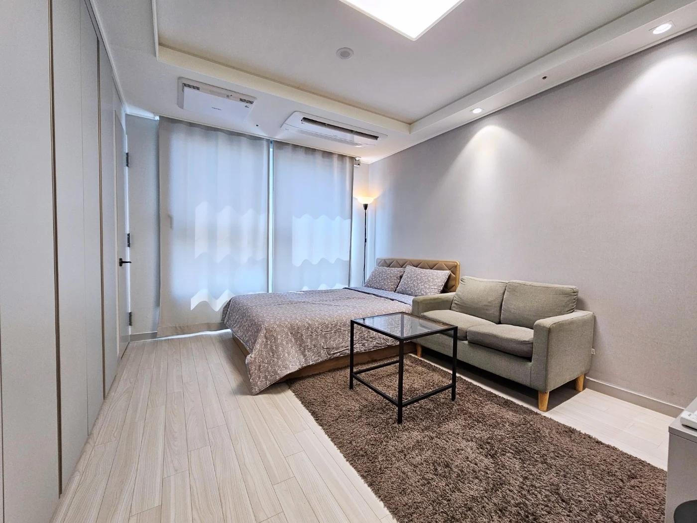 Small deposit and all furnished house in Seoul 1