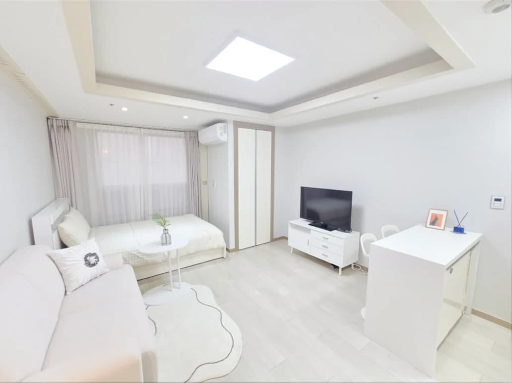 Small deposit and all furnished house in Seoul 1