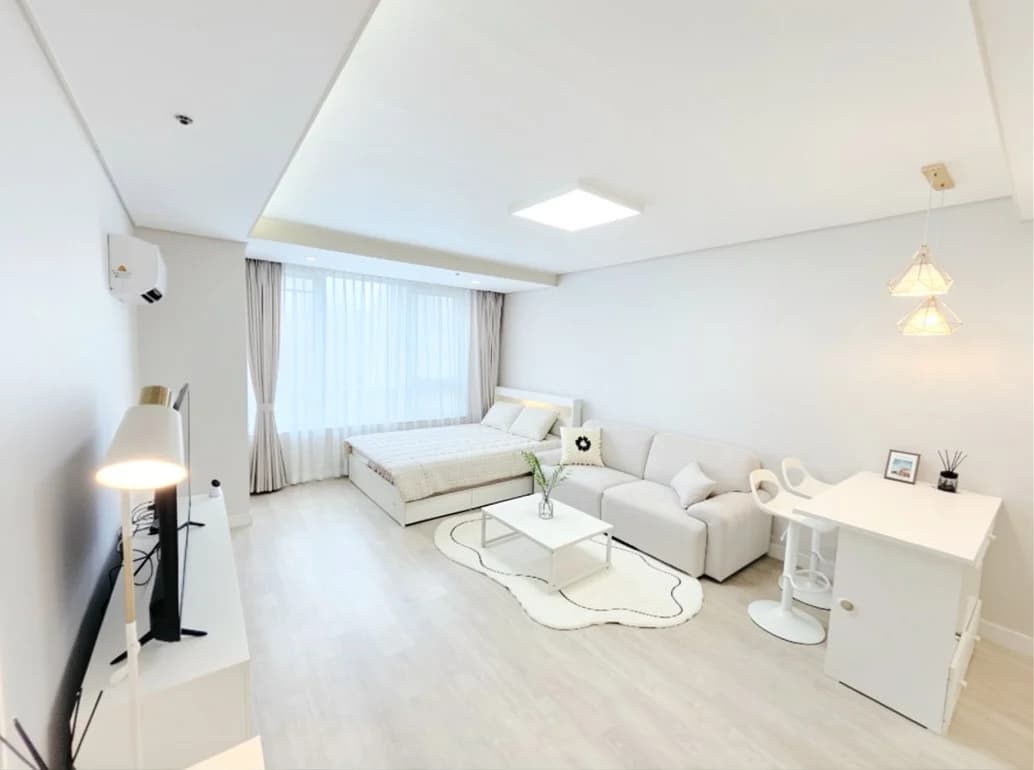 Small deposit and all furnished house in Seoul 1