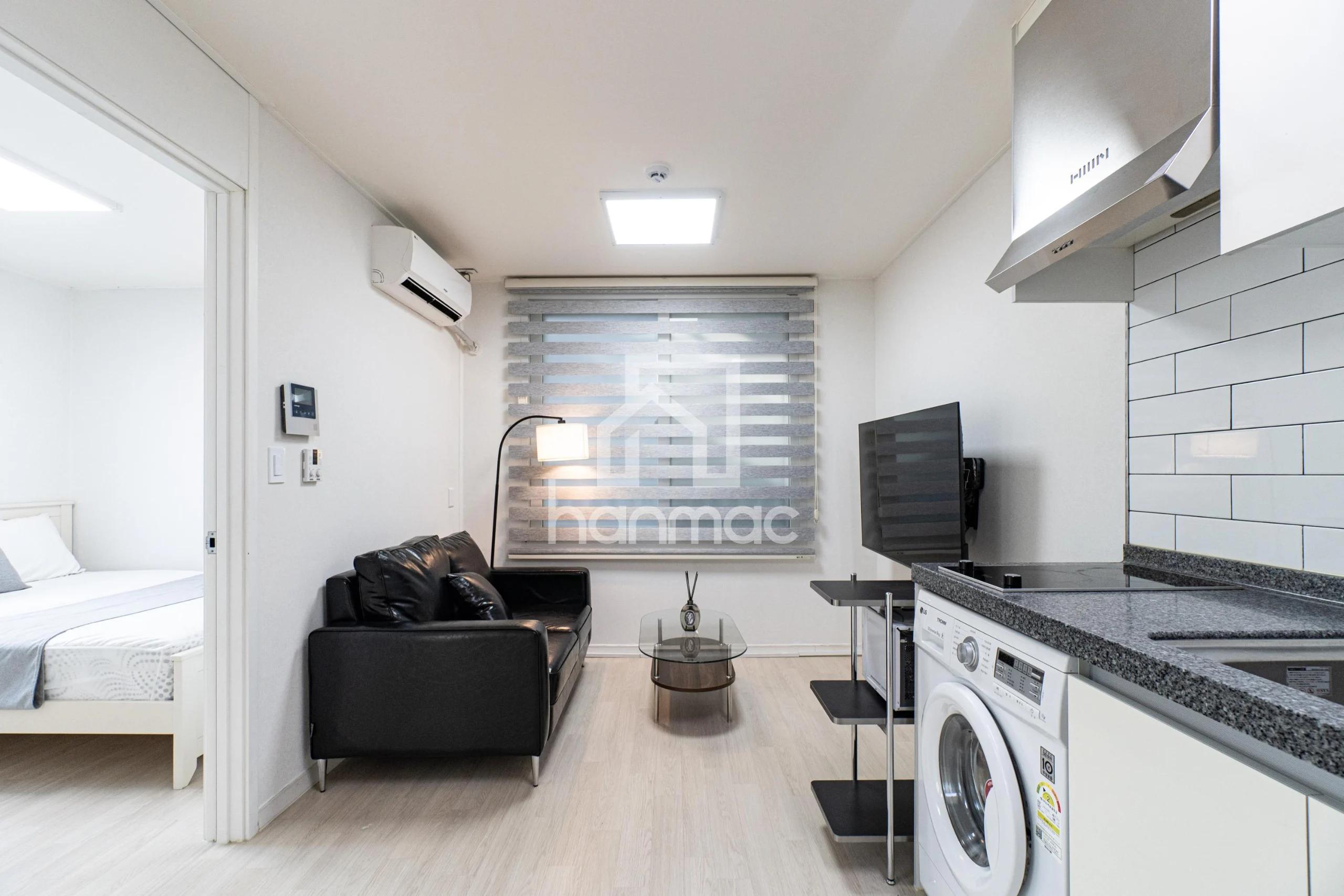 Small deposit and all furnished house in Seoul 1