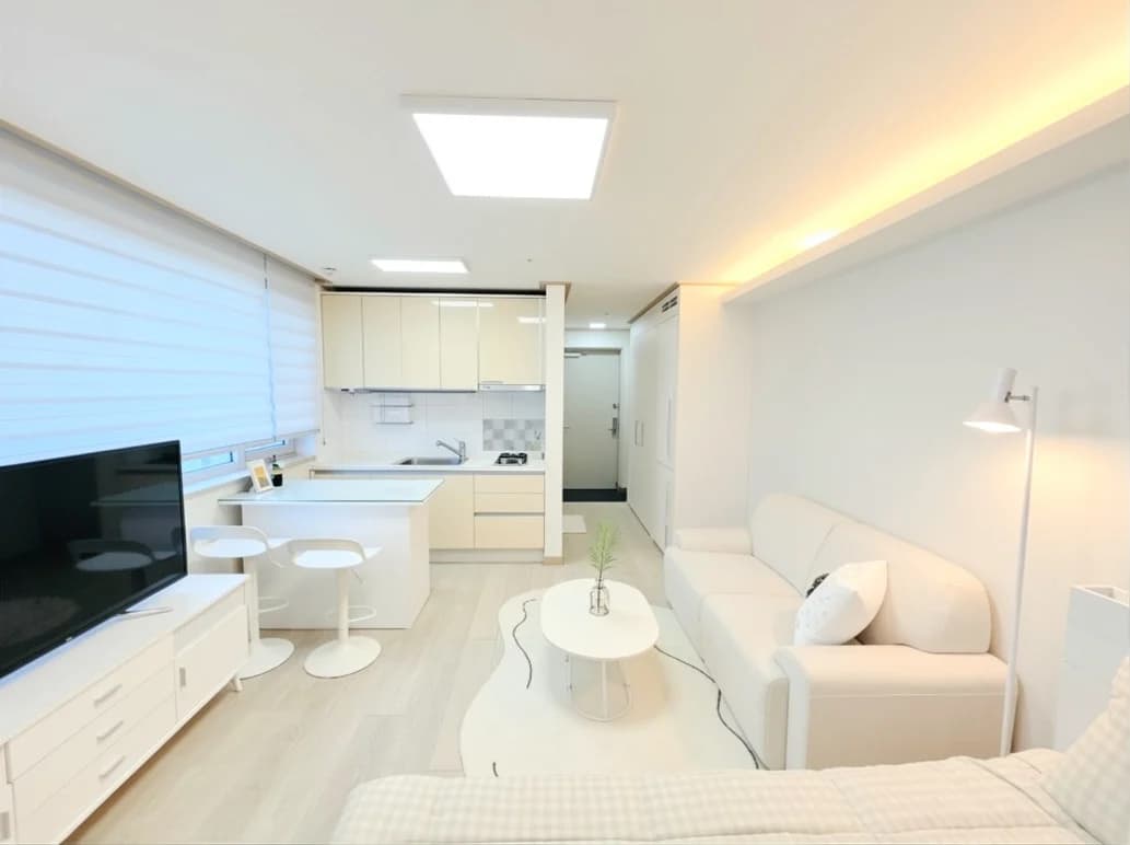 Small deposit and all furnished house in Seoul 2
