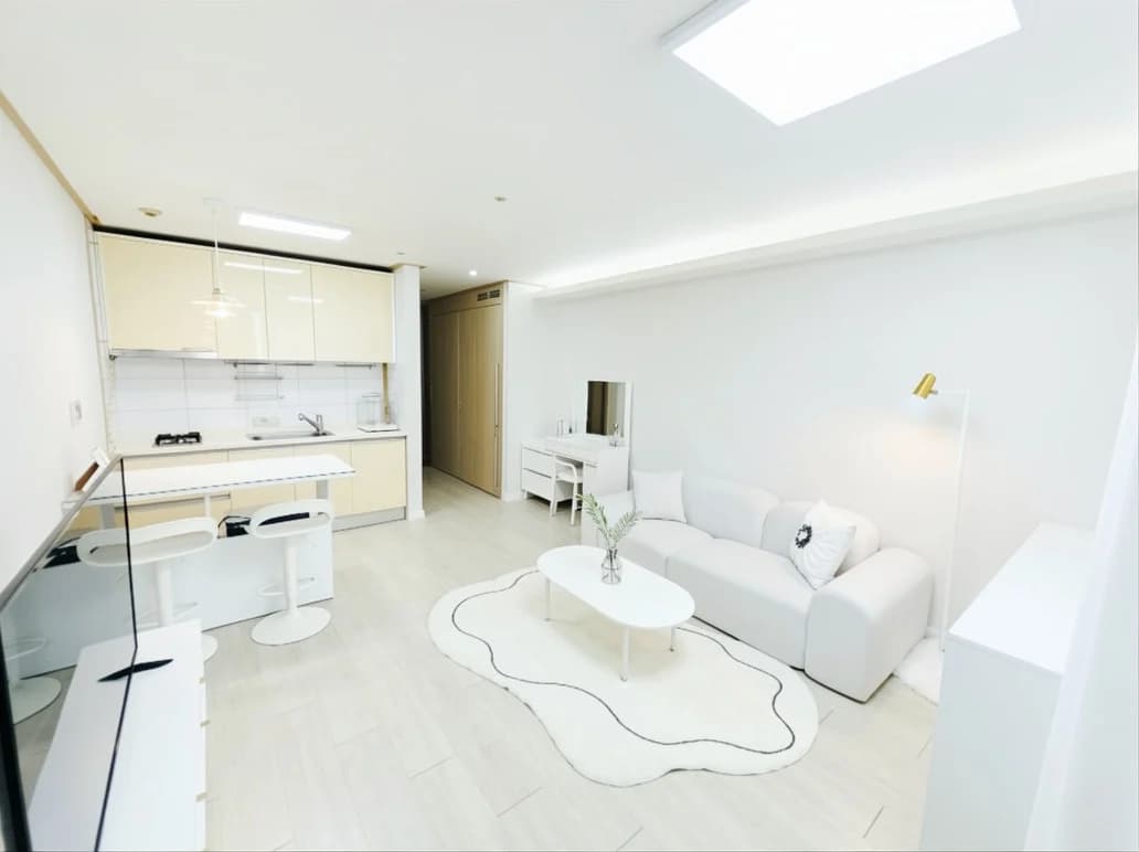 Small deposit and all furnished house in Seoul 2