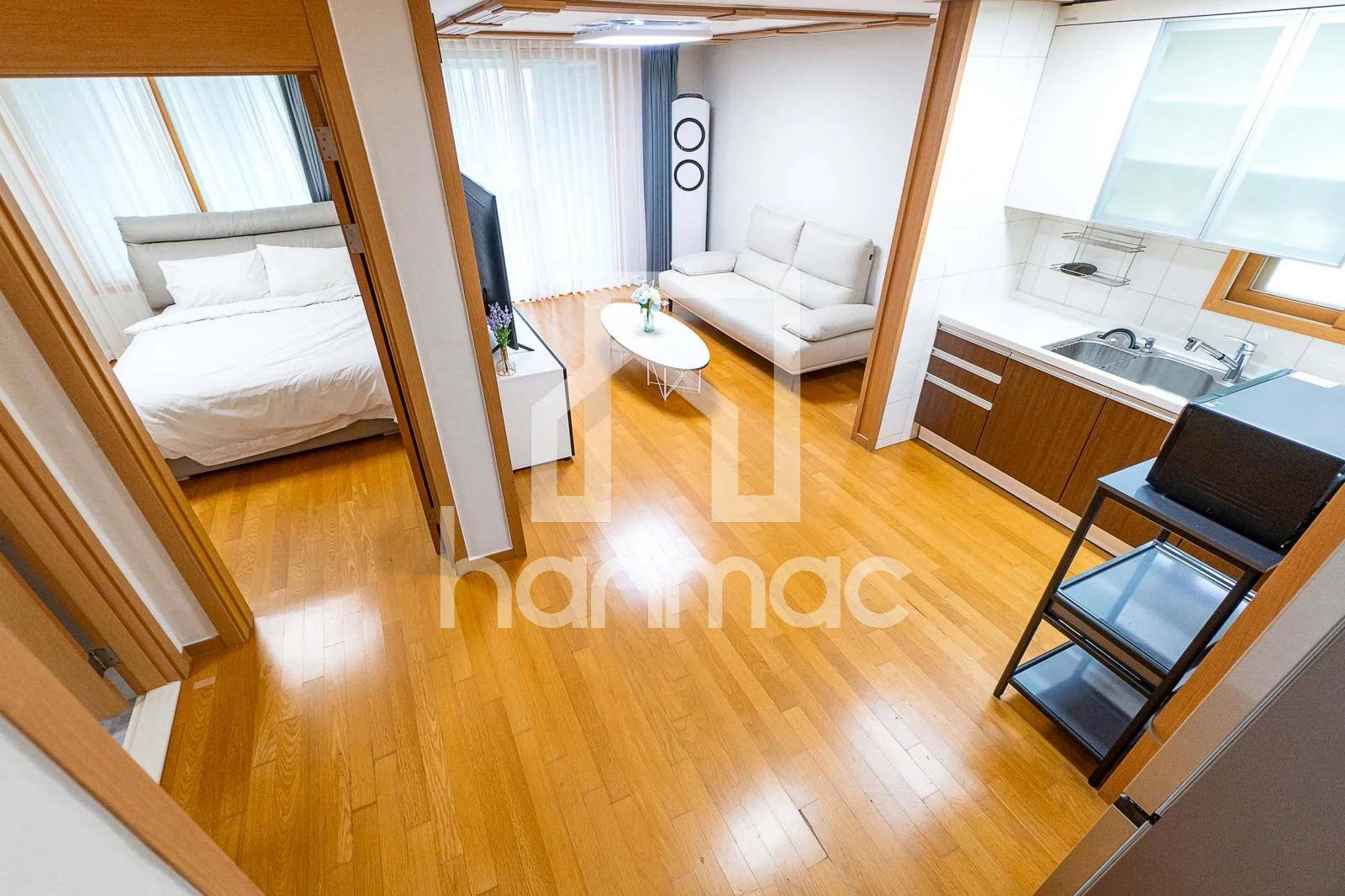 Small deposit and all furnished house in Seoul 1