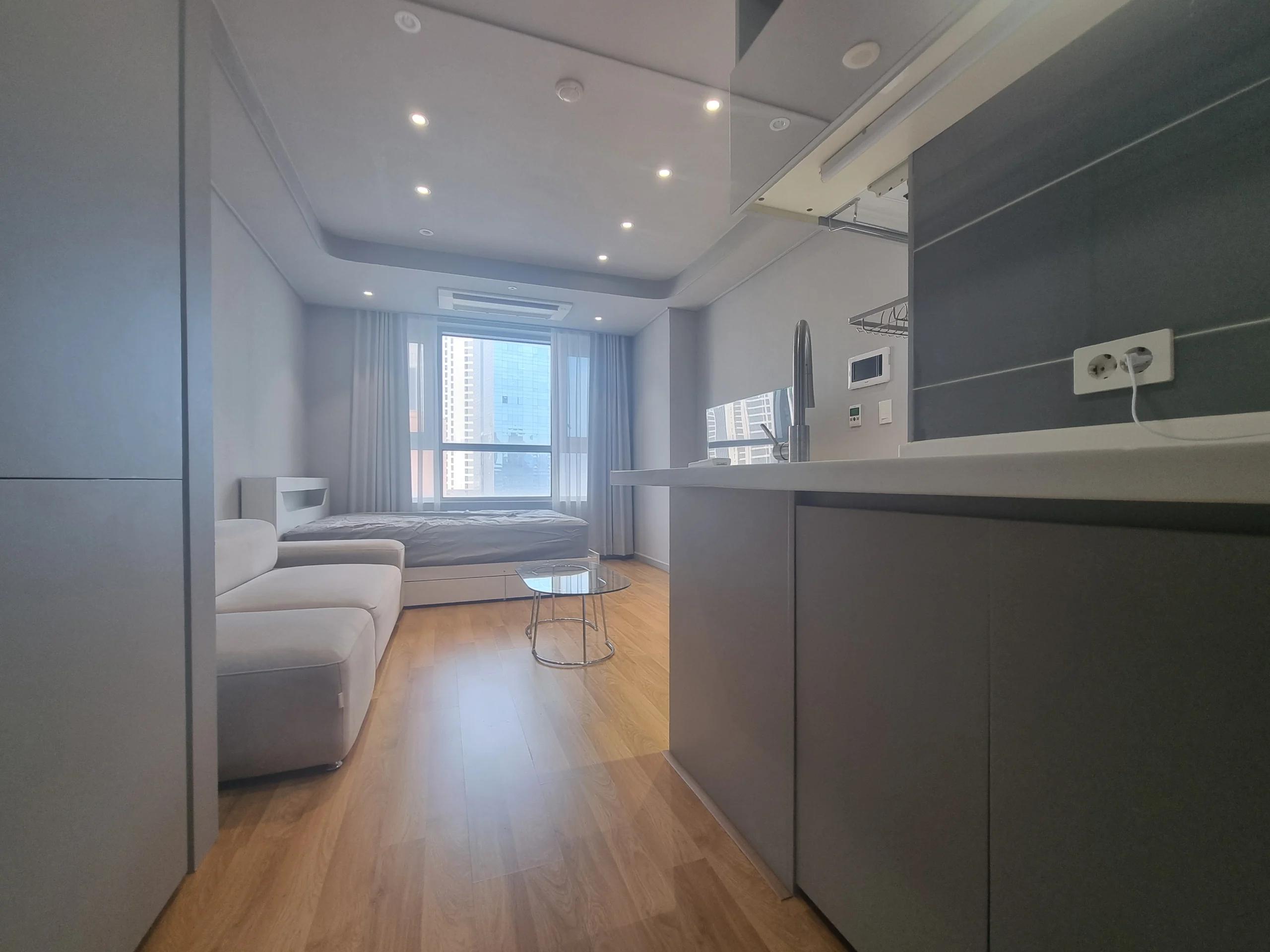 Small deposit and all furnished house in Seoul 2