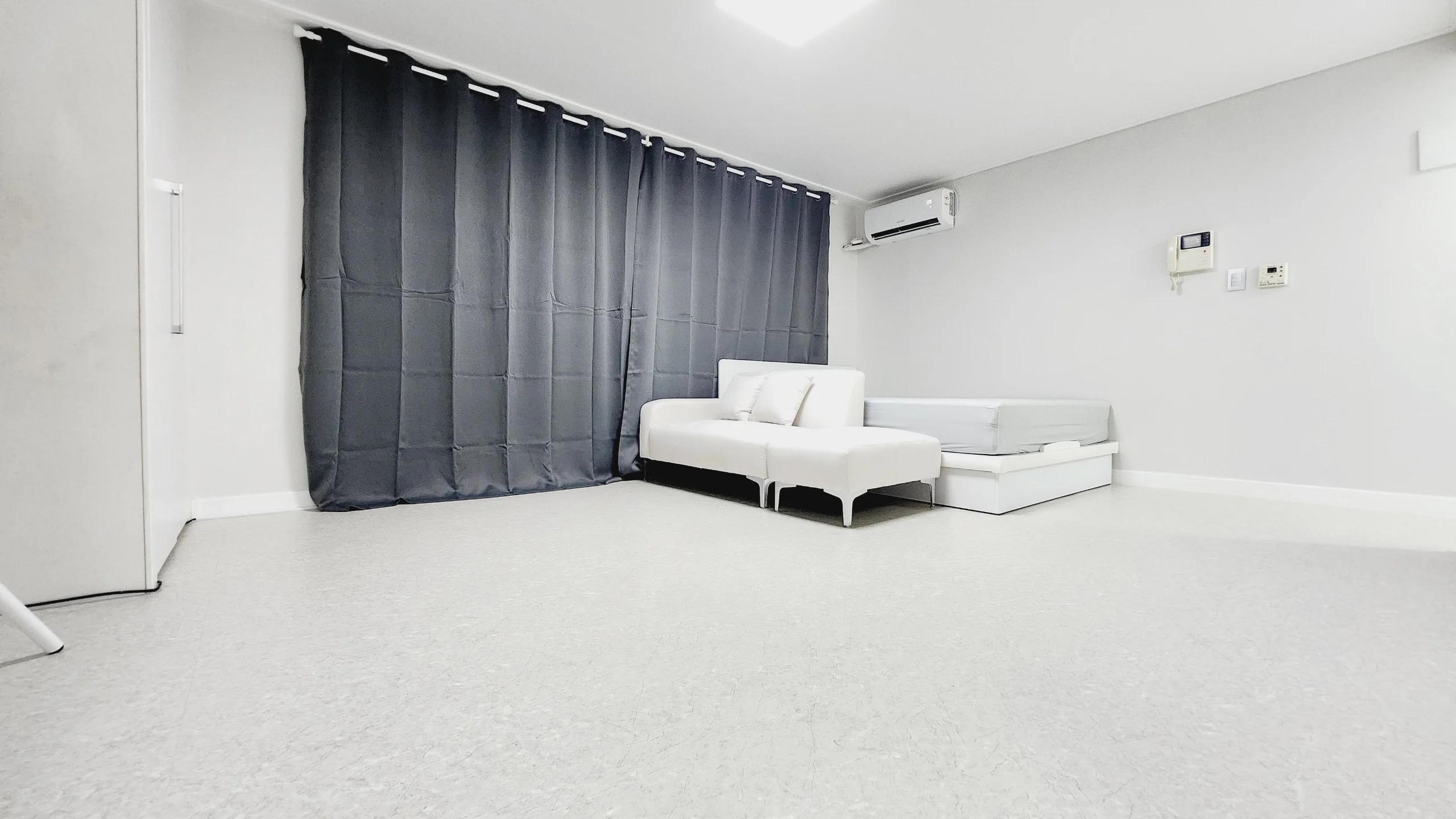 Small deposit and all furnished house in Seoul 1
