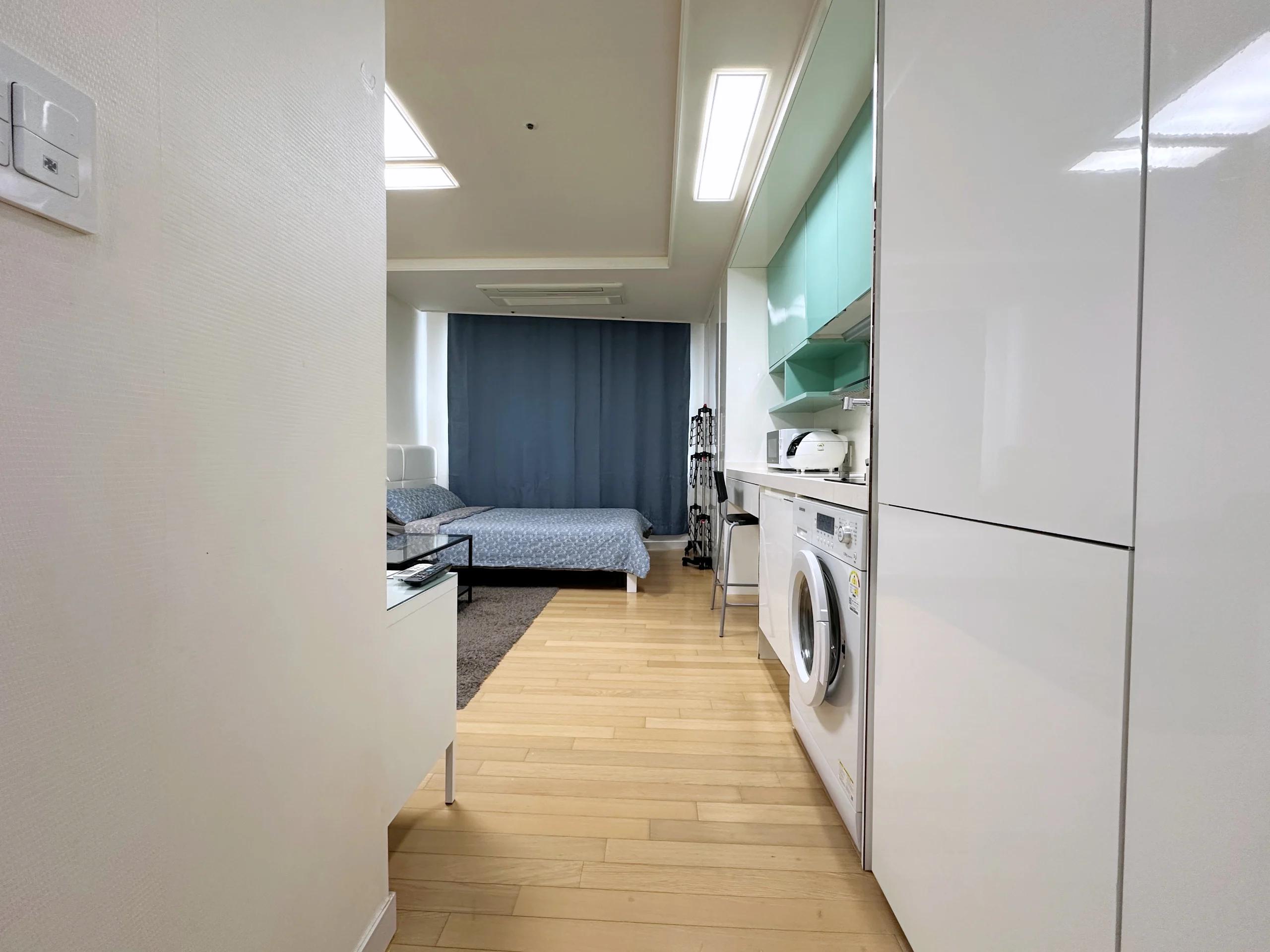 Small deposit and all furnished house in Seoul 1