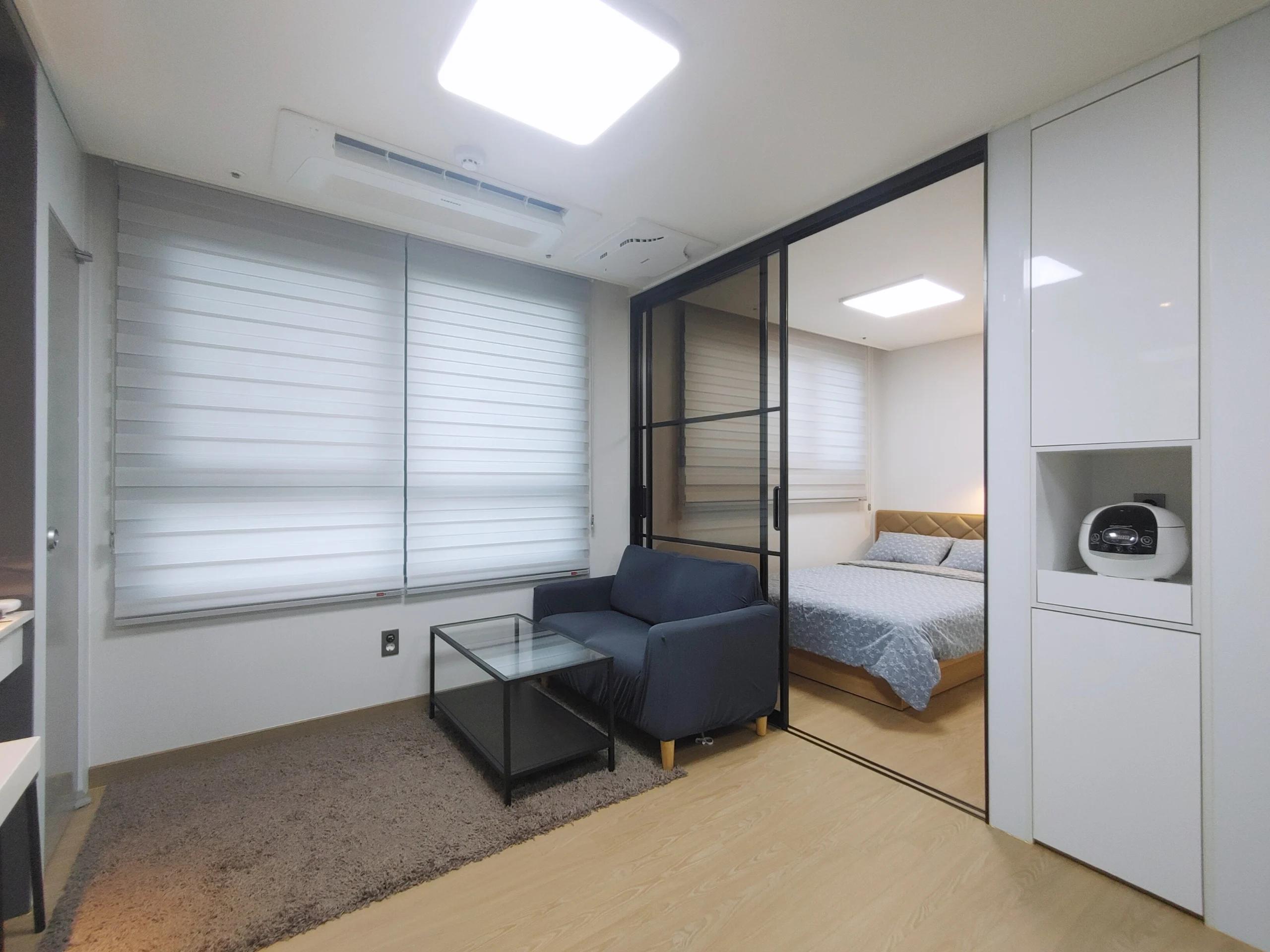 Small deposit and all furnished house in Seoul 2