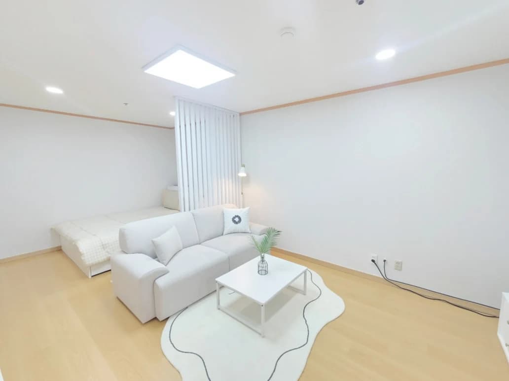 Small deposit and all furnished house in Seoul 2