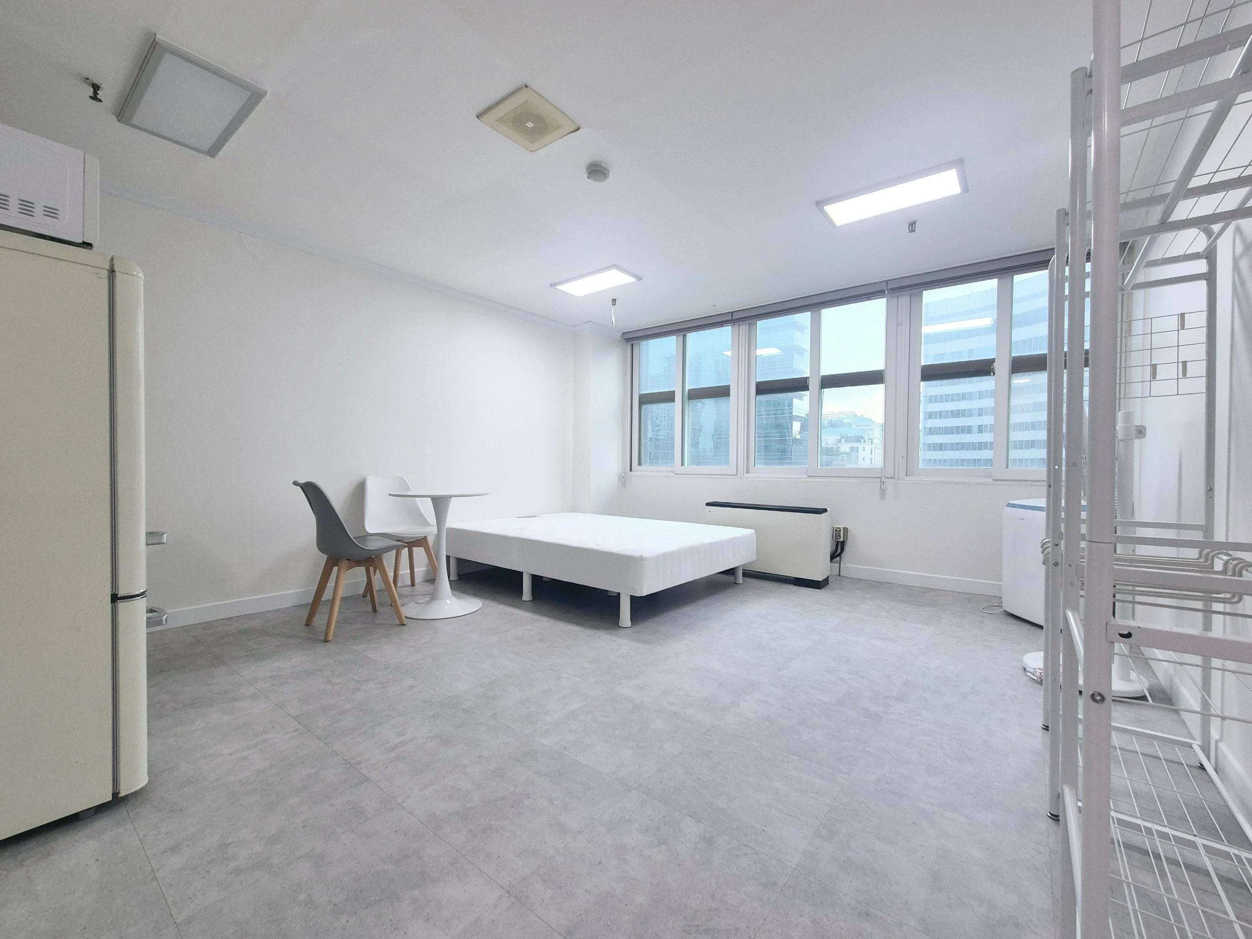 Small deposit and all furnished house in Seoul 2