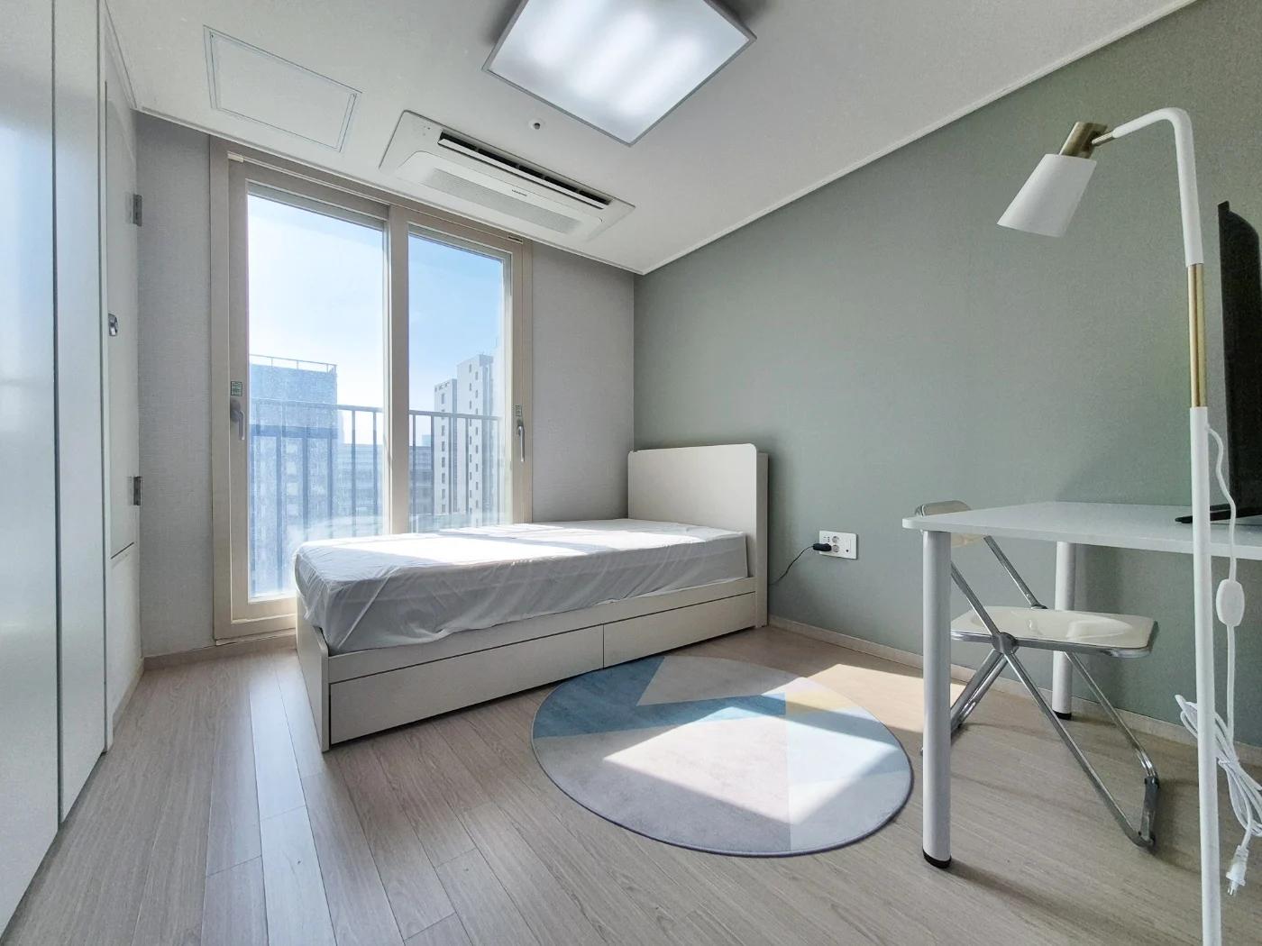 Small deposit and all furnished house in Seoul 1