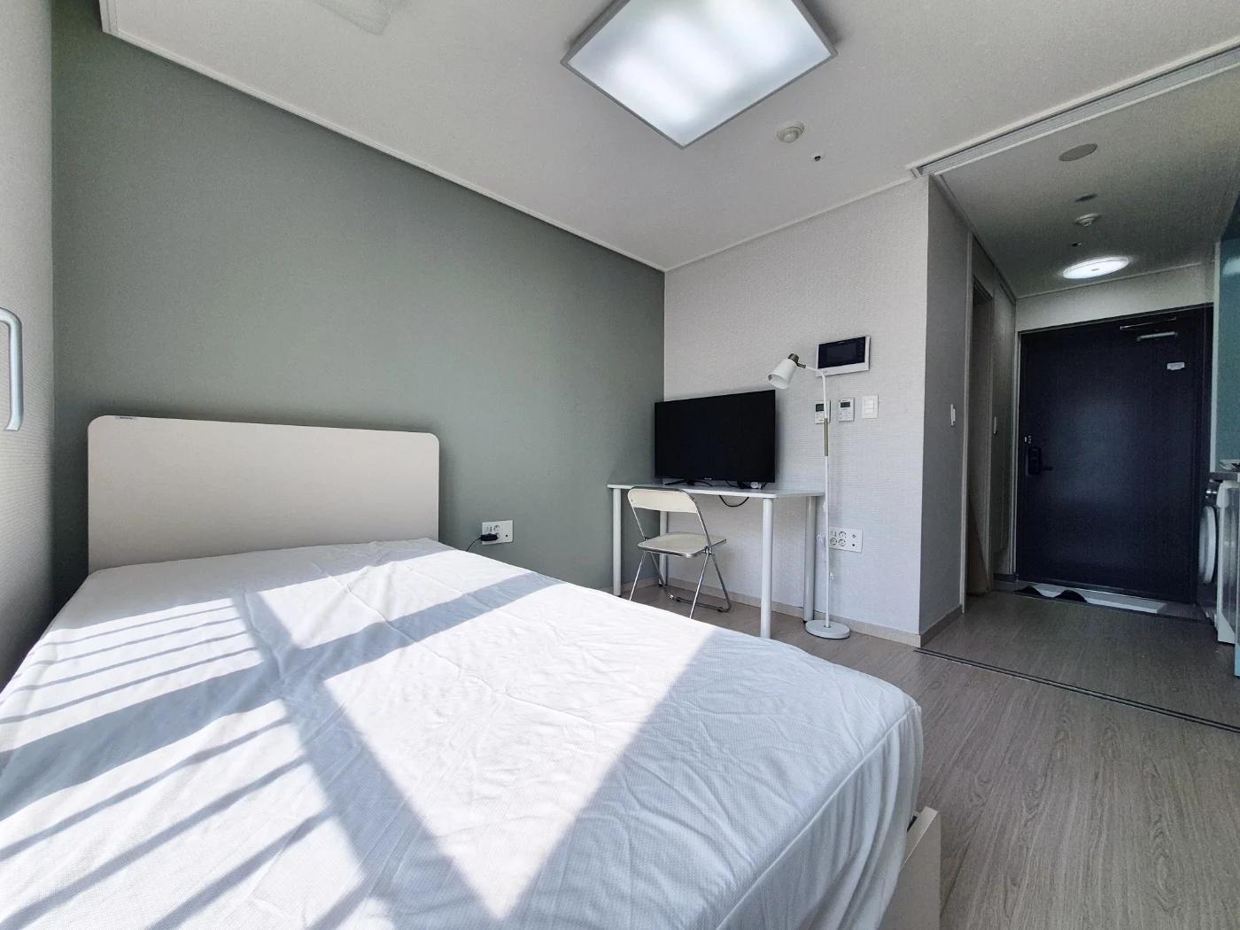 Small deposit and all furnished house in Seoul 2