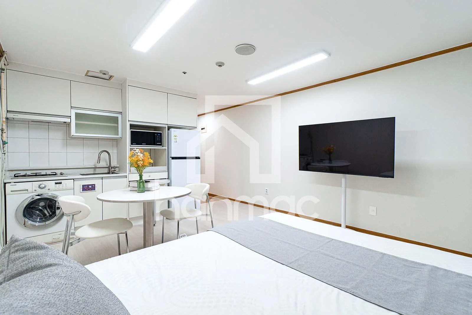 Small deposit and all furnished house in Seoul 2