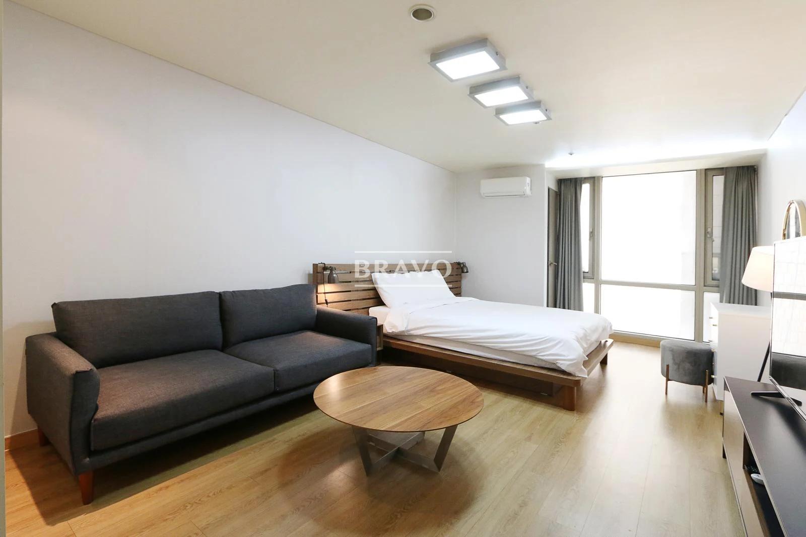 Small deposit and all furnished house in Seoul 1