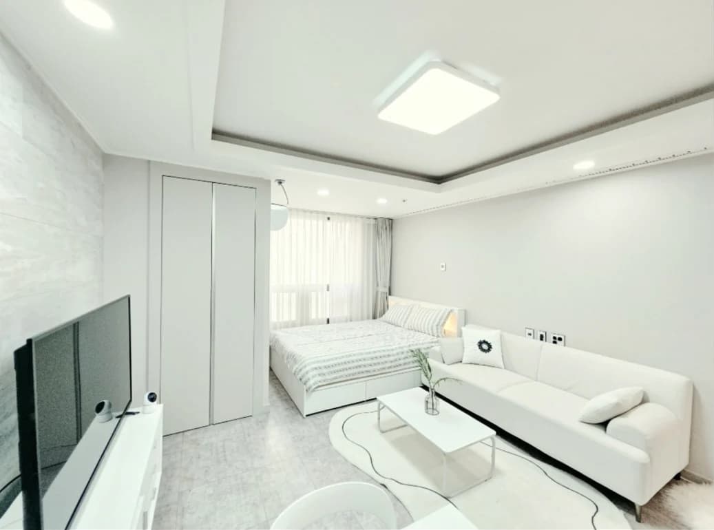 Small deposit and all furnished house in Seoul 2