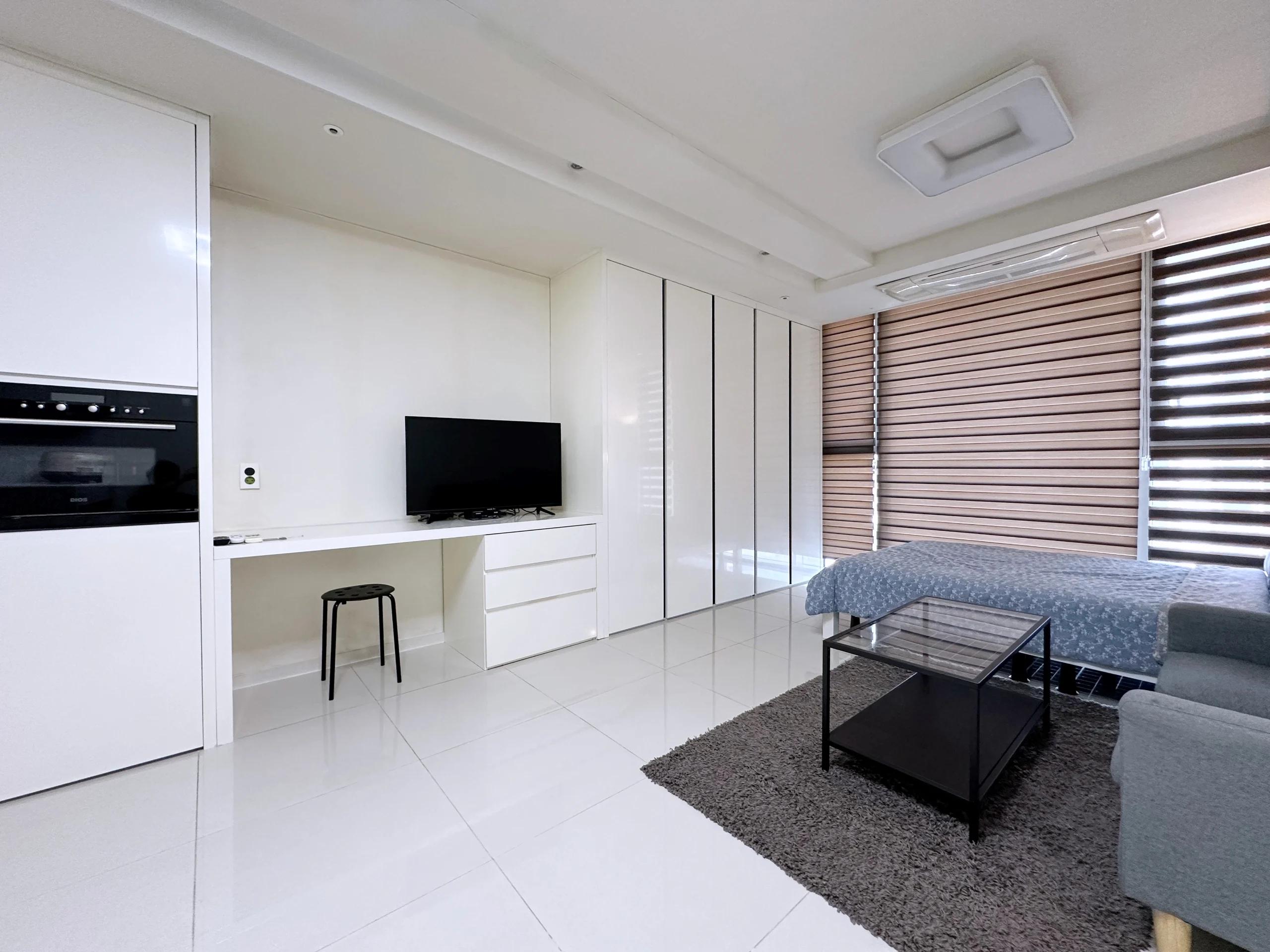 Small deposit and all furnished house in Seoul 2