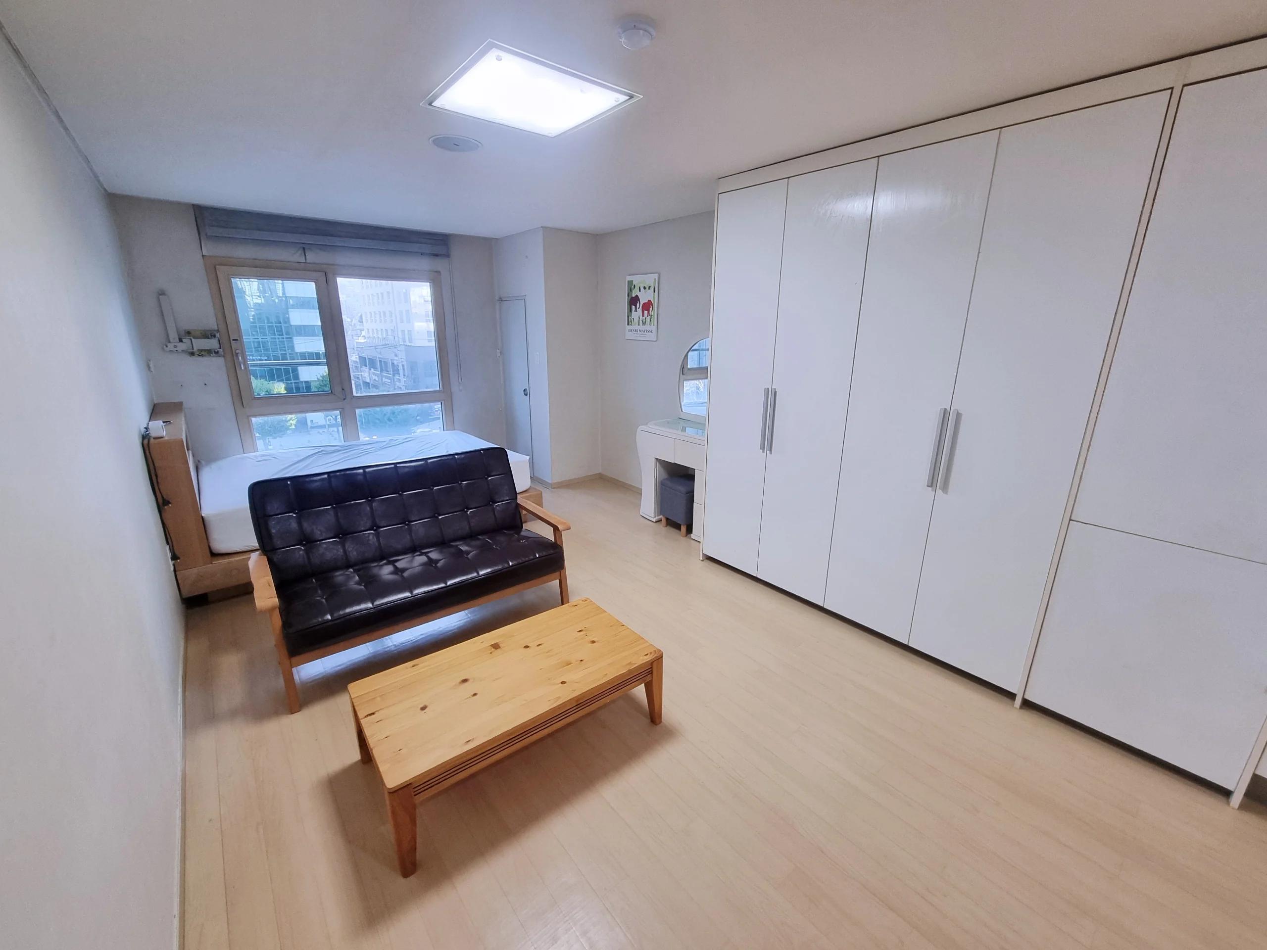 Small deposit and all furnished house in Seoul 2