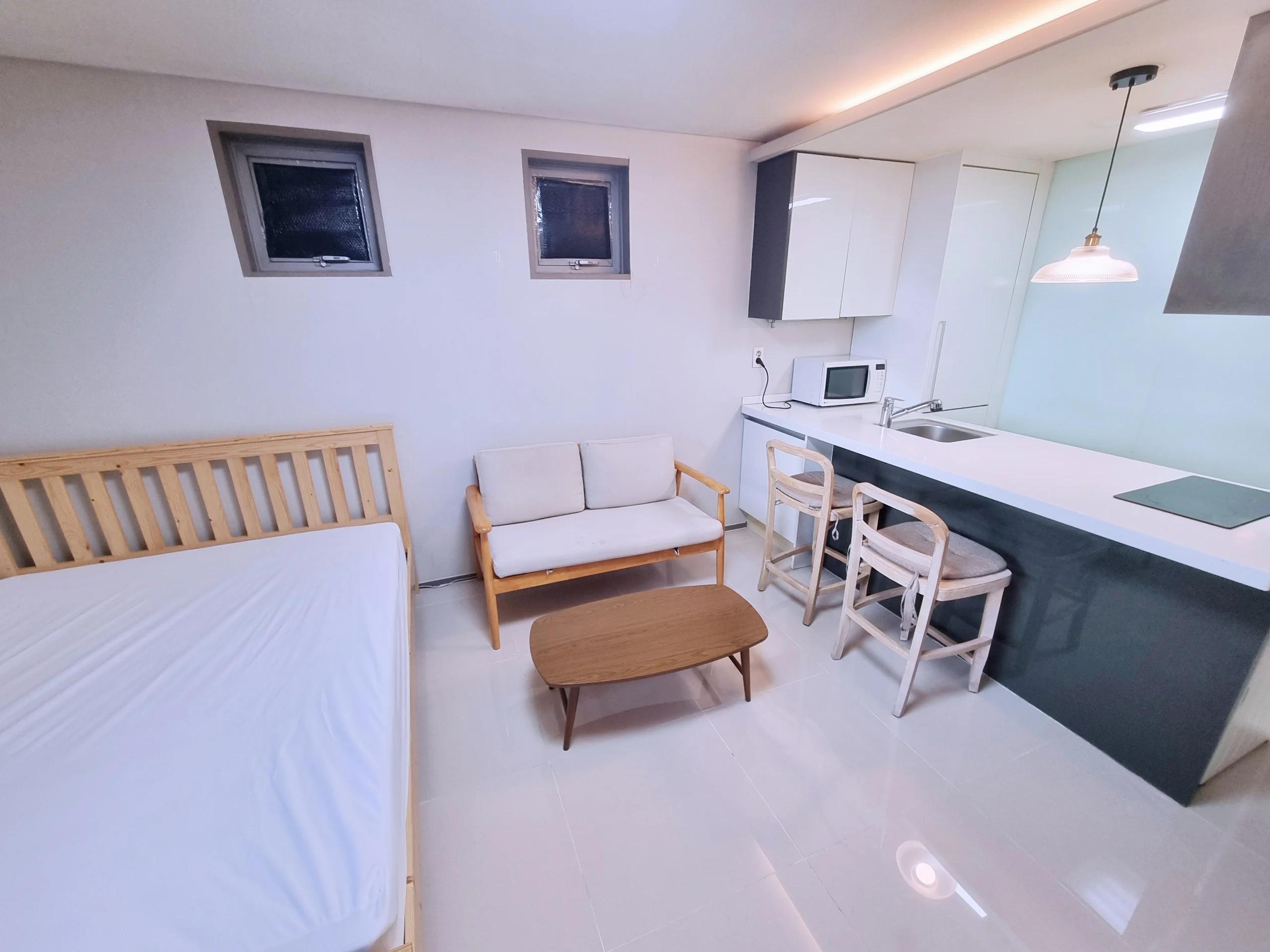 Small deposit and all furnished house in Seoul 2