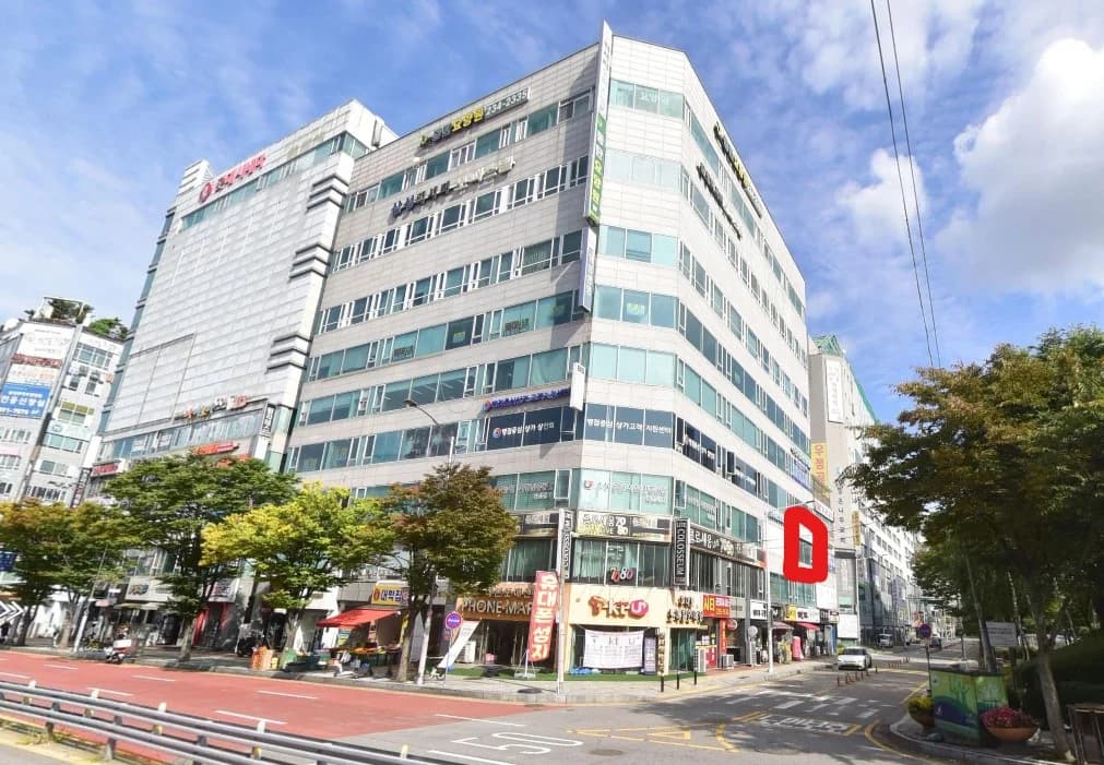 High-Yield Commercial Property: Long-Term Tenant (12 Yrs) with Stable Cash Flow 1