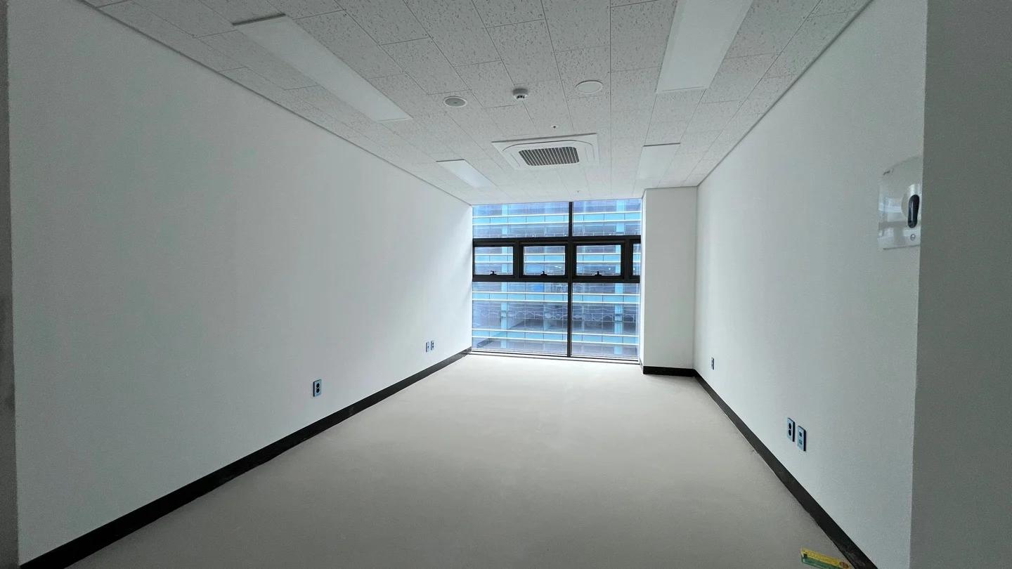 Location: 1-minute walk from Byeongjeom Station(Ultra-convenient transit access) photo 1