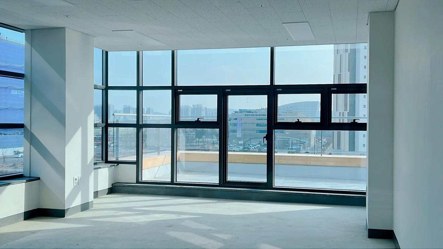 Terrace unit with exterior signage permitted 2