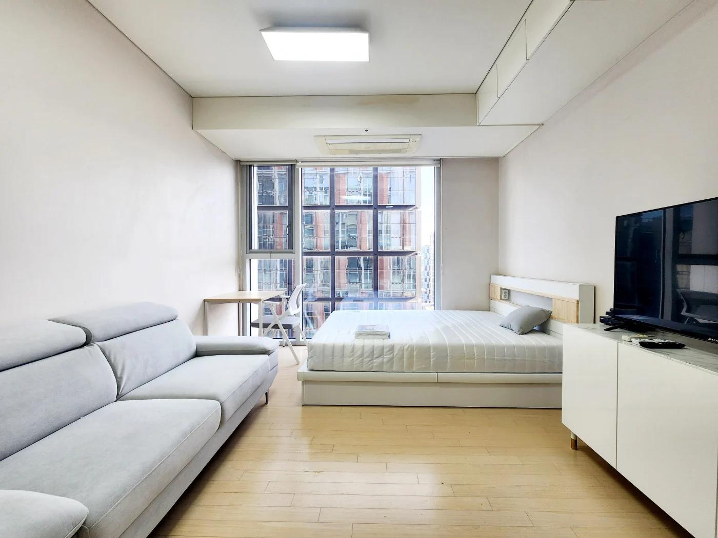 Low Deposit, Fully Furnished, 1 Minute Walk to Gangnam Station, ARC Available