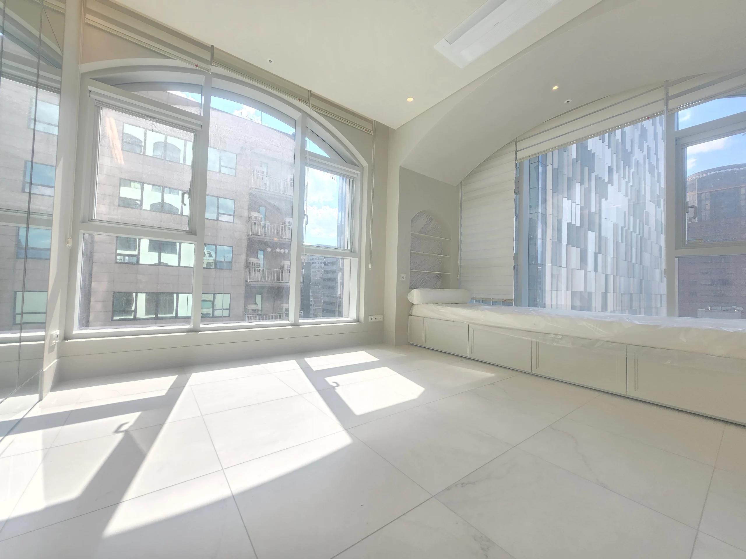 NO ARC, Contract with Business or Invidual, Semi-furnished, 1BR, 1BA. 2