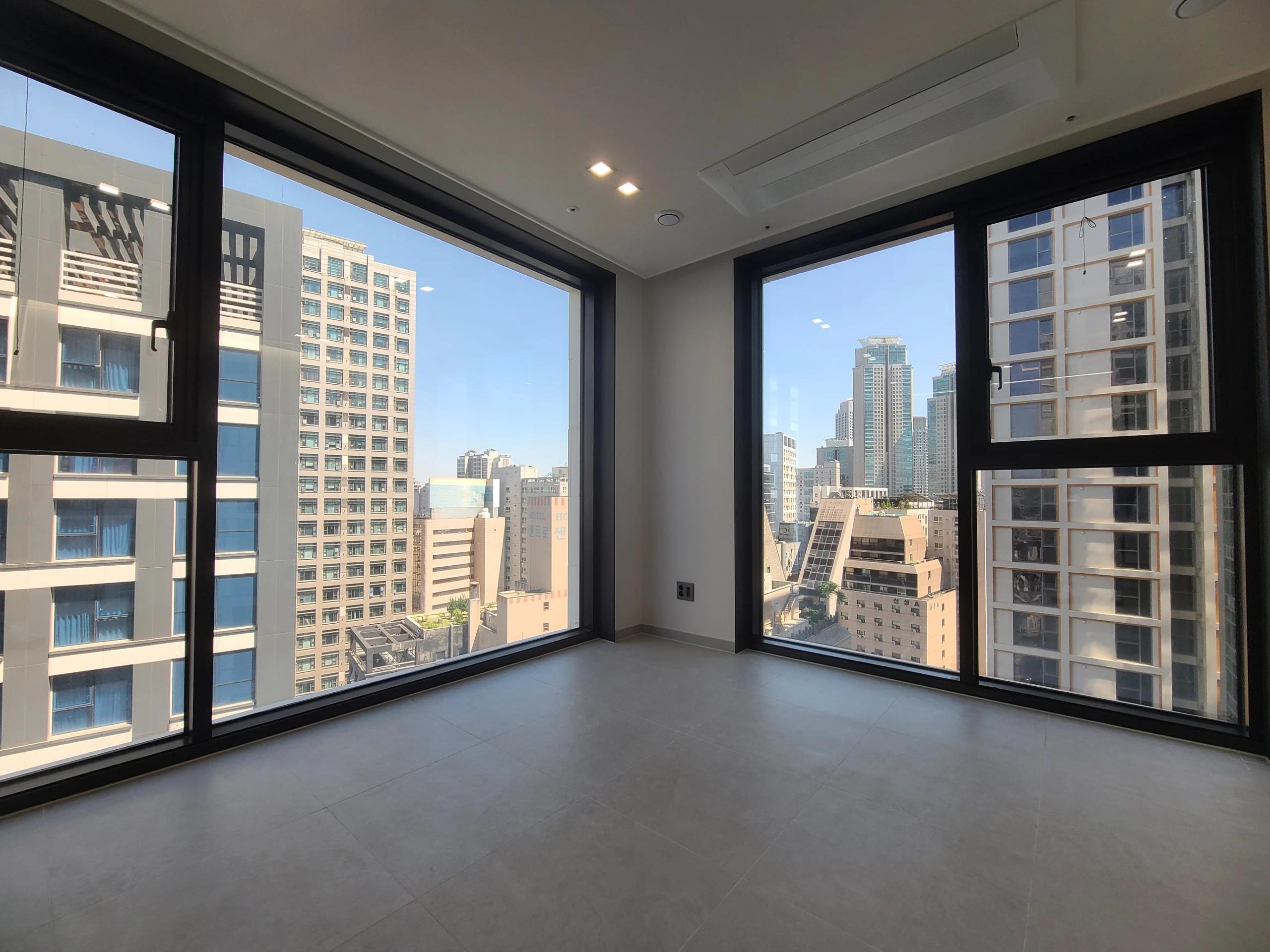 Brand New, 5-Minute to Nambu Terminal Stn, 2BR, 1BA, GYM, POOL 1