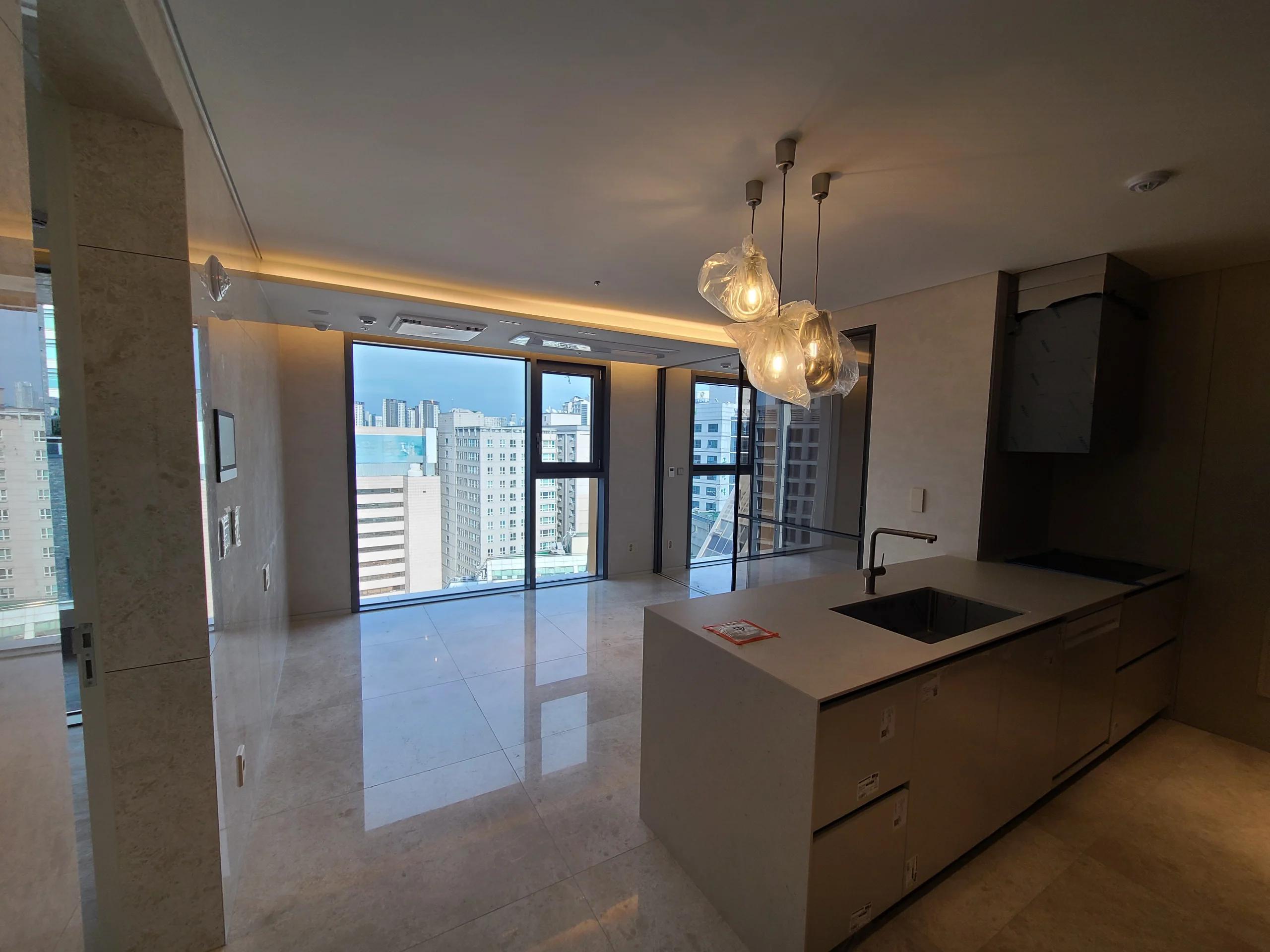 New, 2BR, 2BA, GYM, POOL, Business, NO ARC