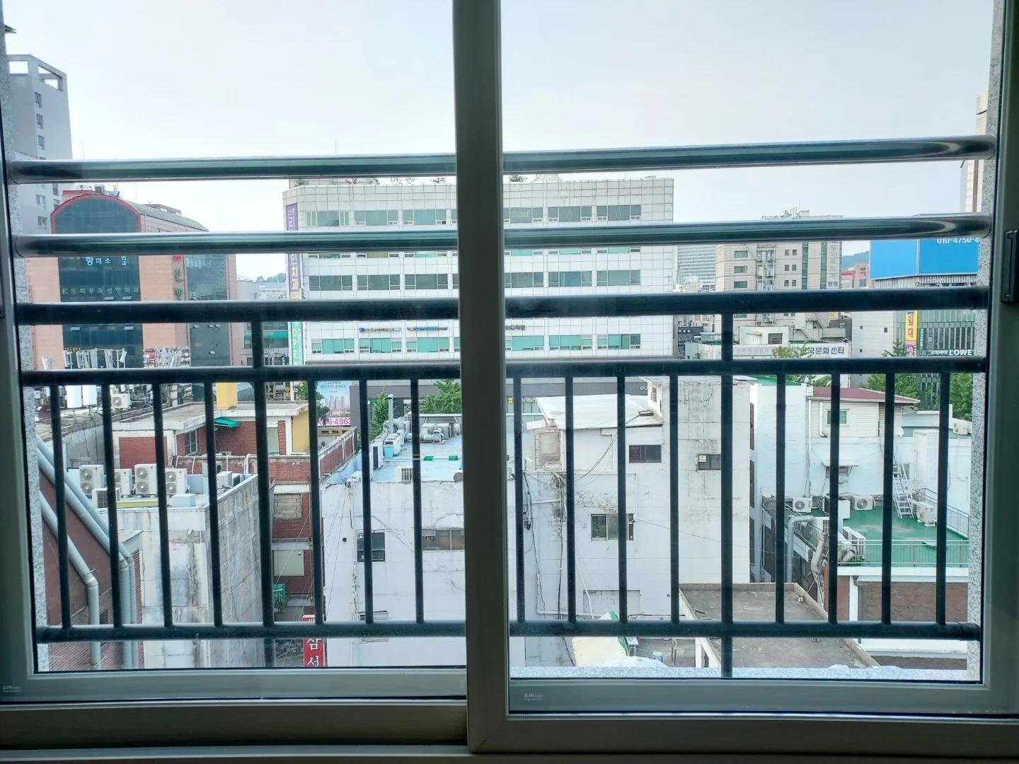 9F, 3mins to Sinchon. New, 1BR separate bedroom, ARC 1