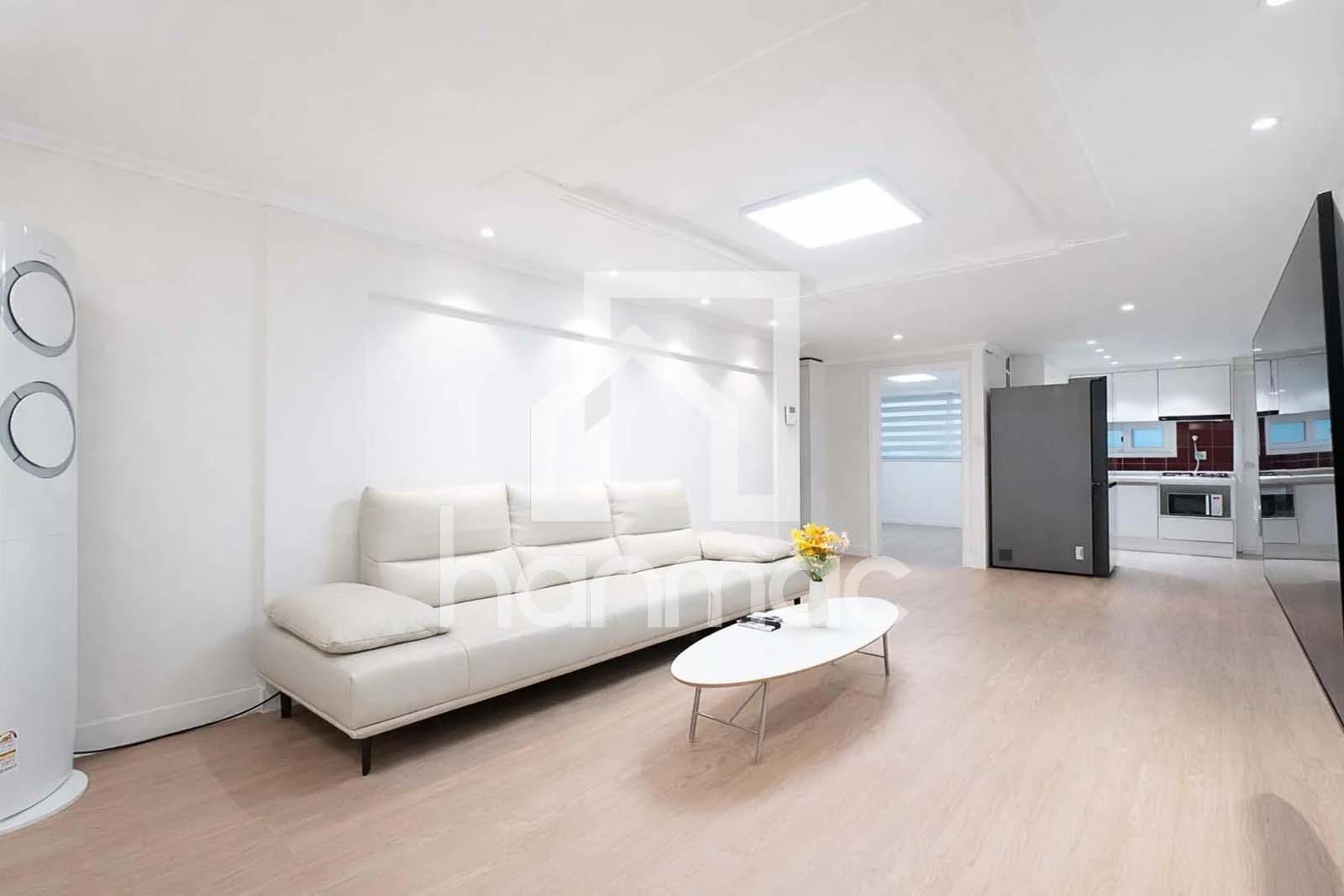 3BR, 2BA, 5min to stn, Fully Furnished, Card Available. 2