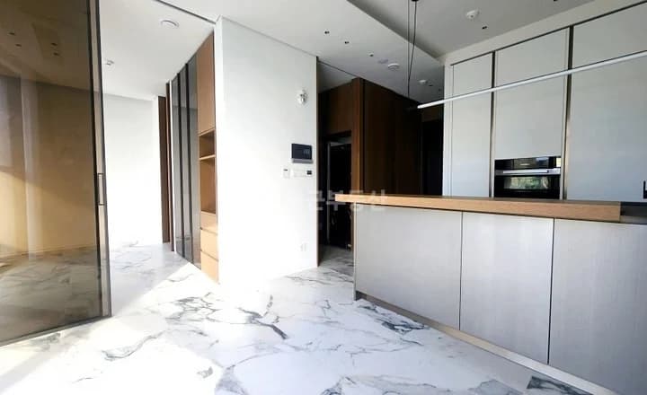 Urgent Sale, 1.5 Room, Heat Pump, Quick Move-in Available, VR Tour. 2
