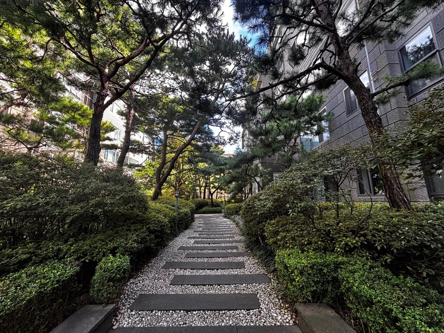 Near Seorae Village, 5BR+1, 3BA, 3Parking, Let's View In Person. floor plan 4