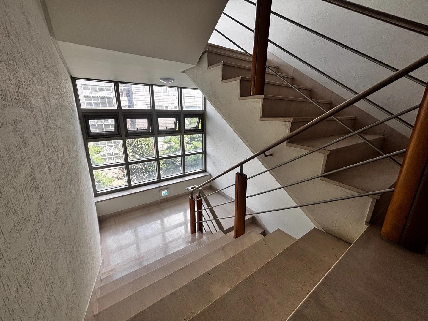Near Seorae Village, 5BR+1, 3BA, 3Parking, Let's View In Person. floor plan 12